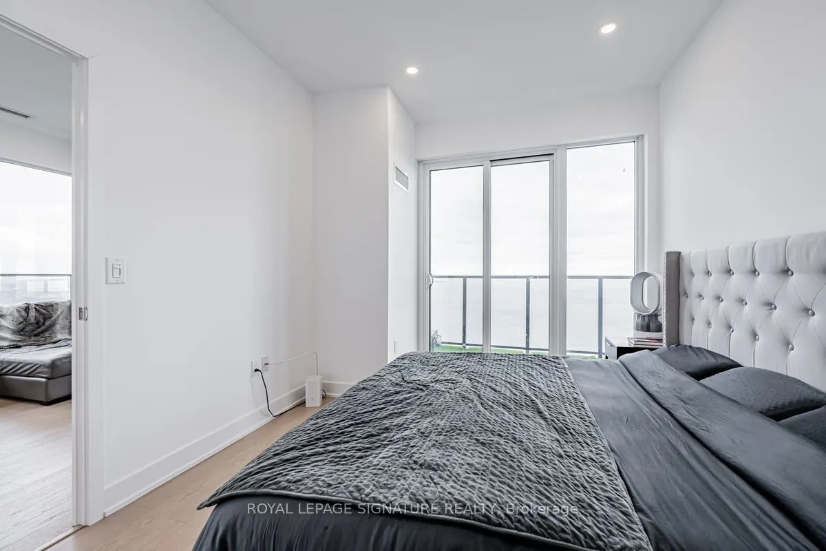 20 Shore Breeze Drive, #LPH05B