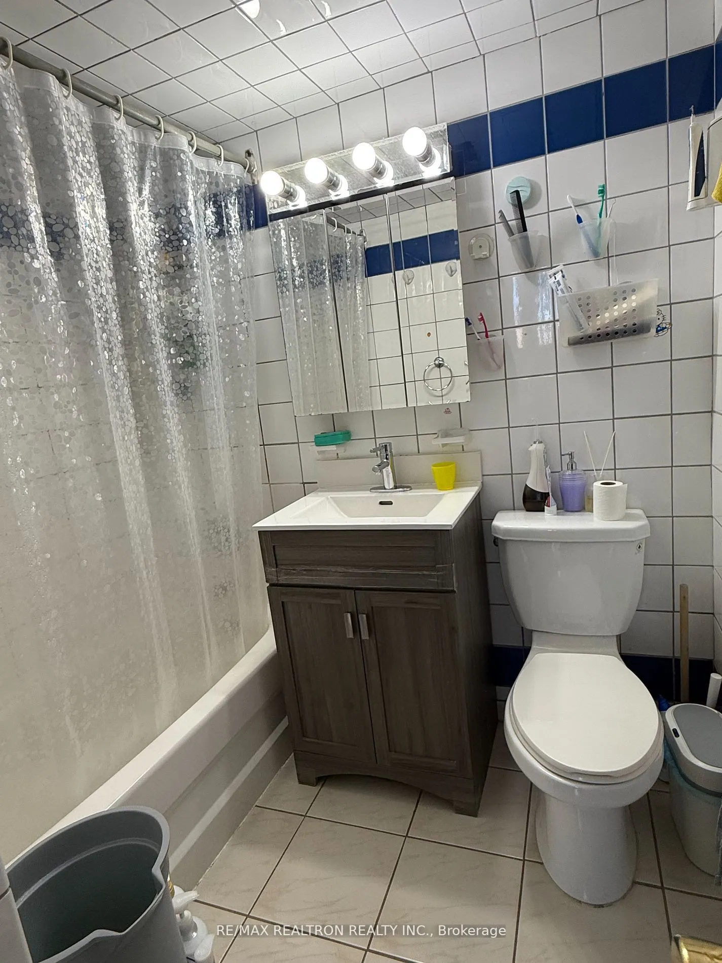 200 Lotherton Pathway, #301