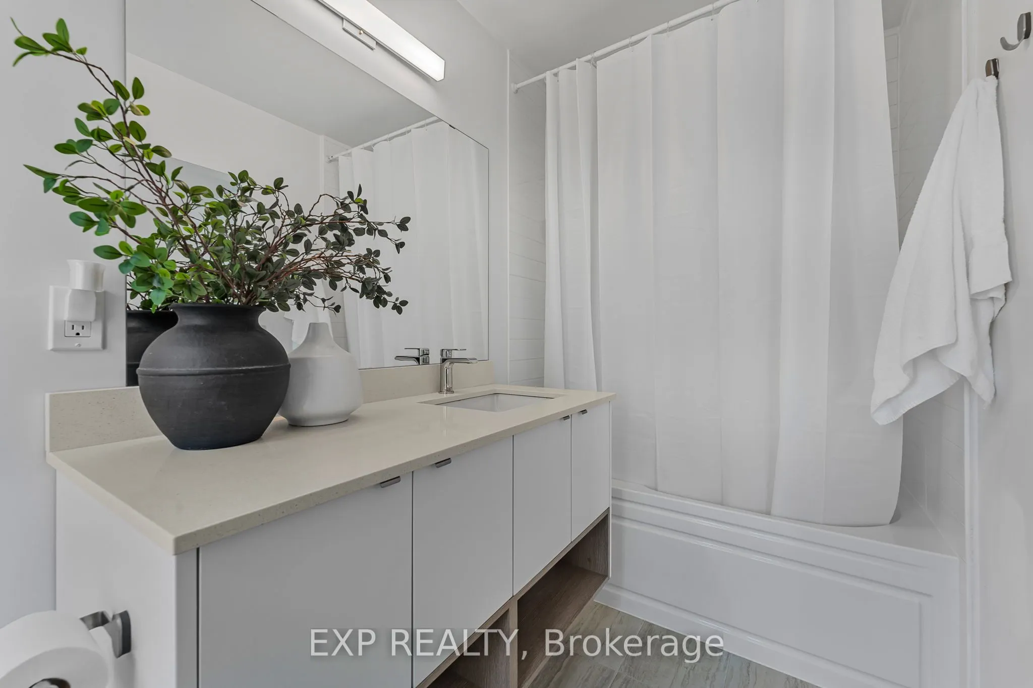 1121 Cooke Boulevard, #90