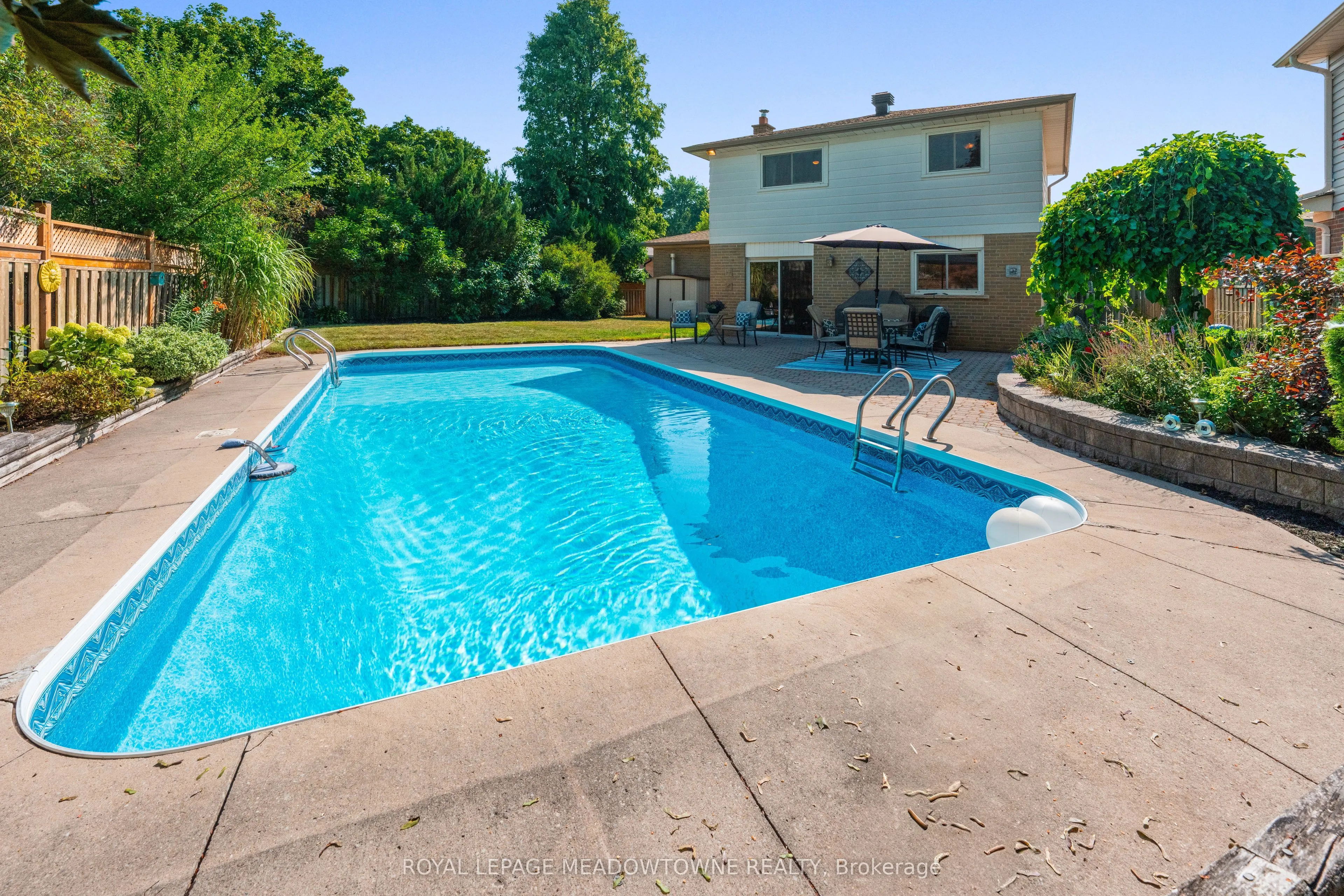 8 Lucinda Place