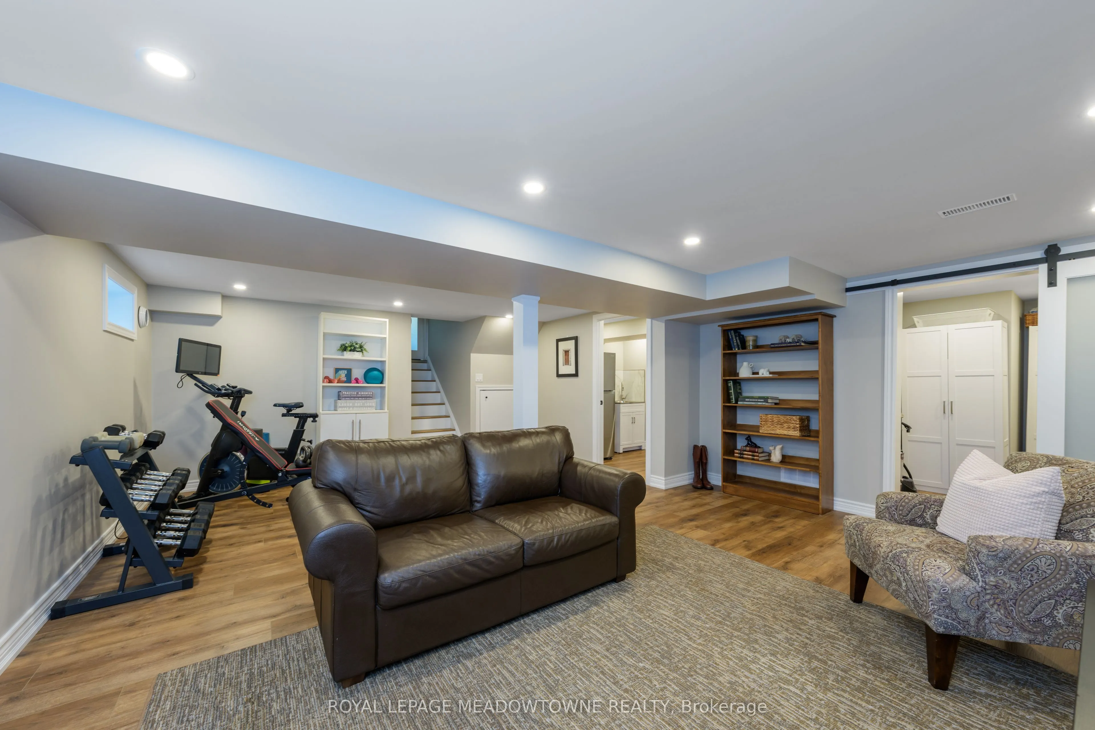 8 Lucinda Place