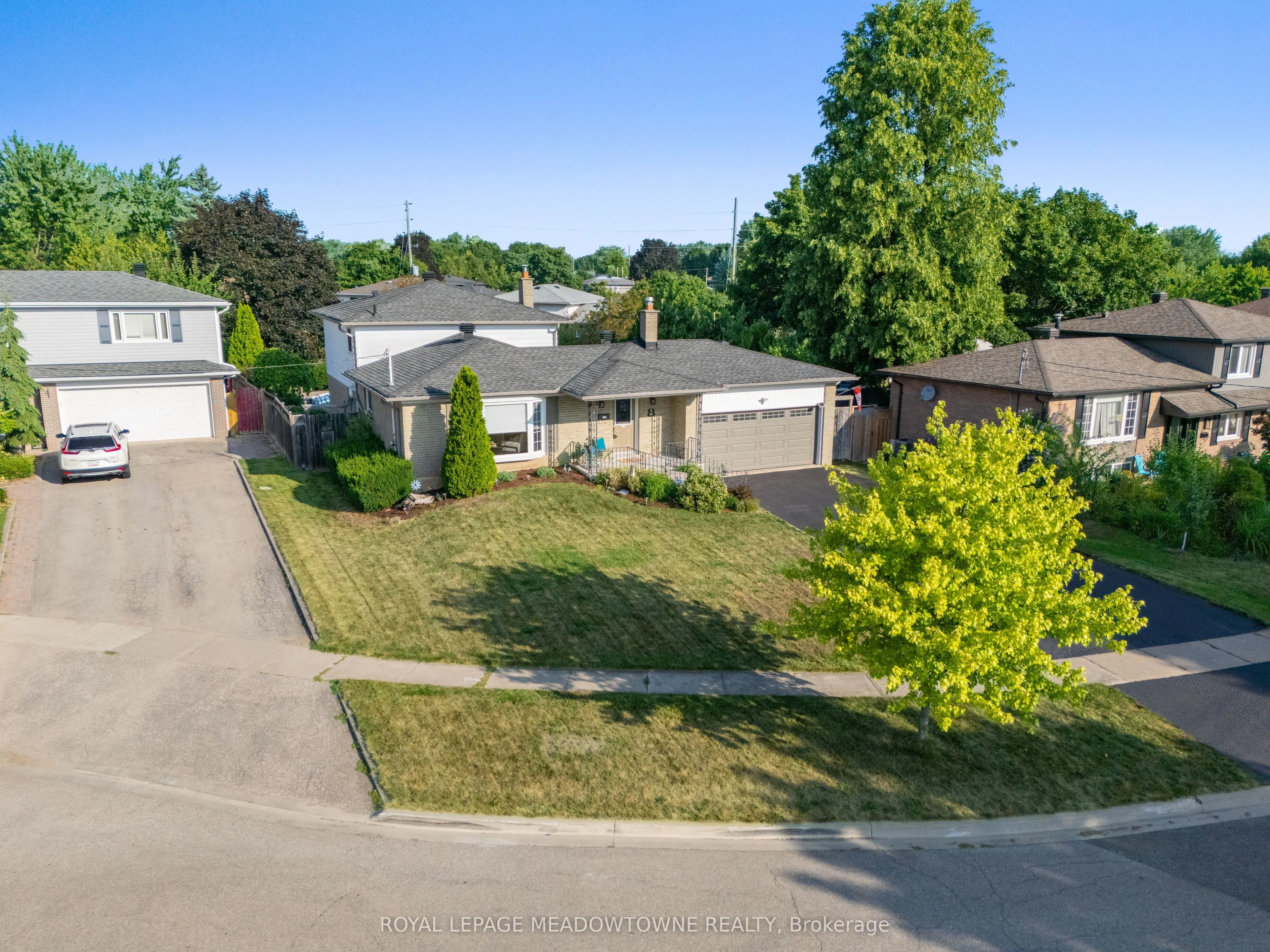 8 Lucinda Place