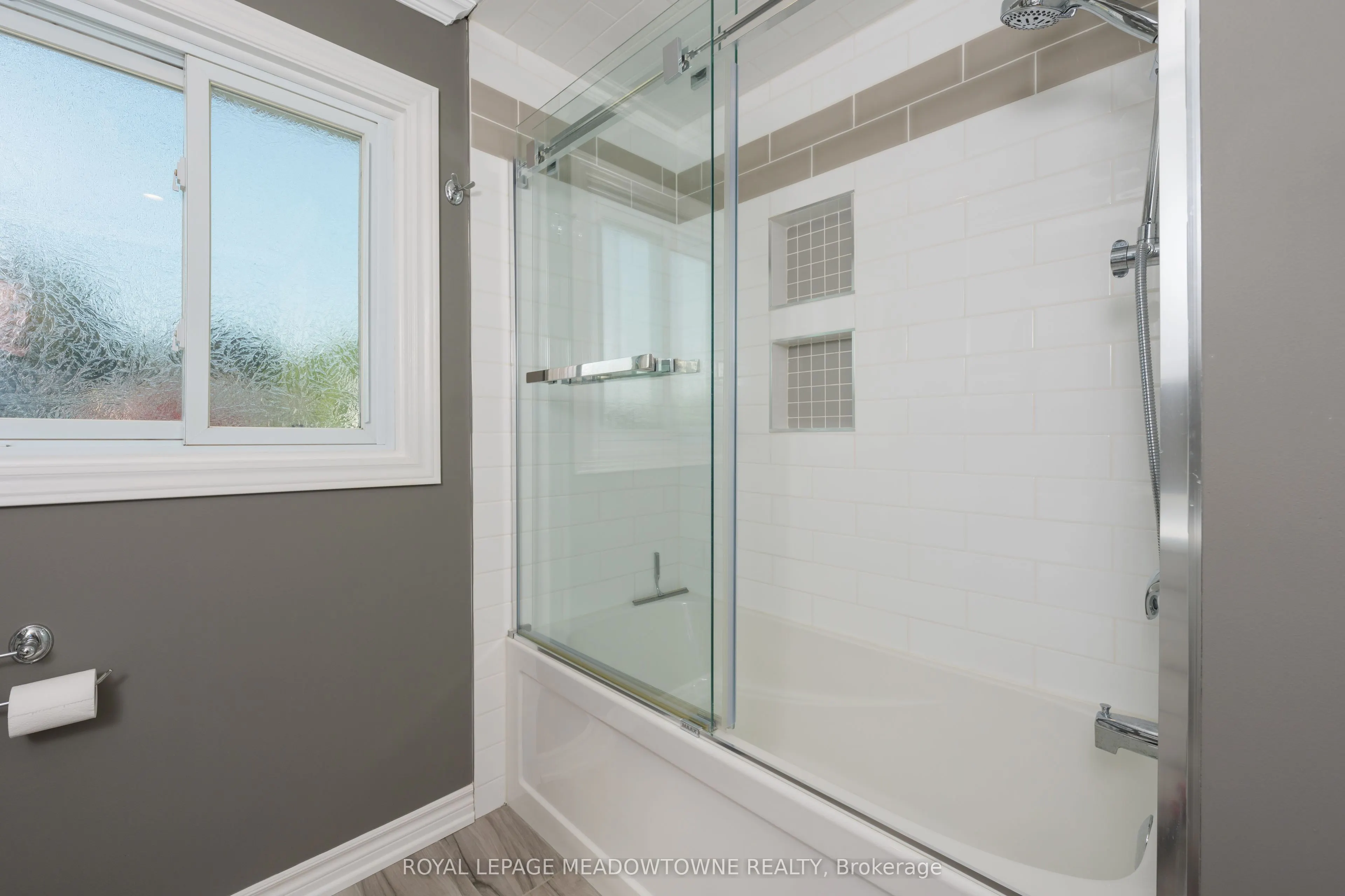 8 Lucinda Place