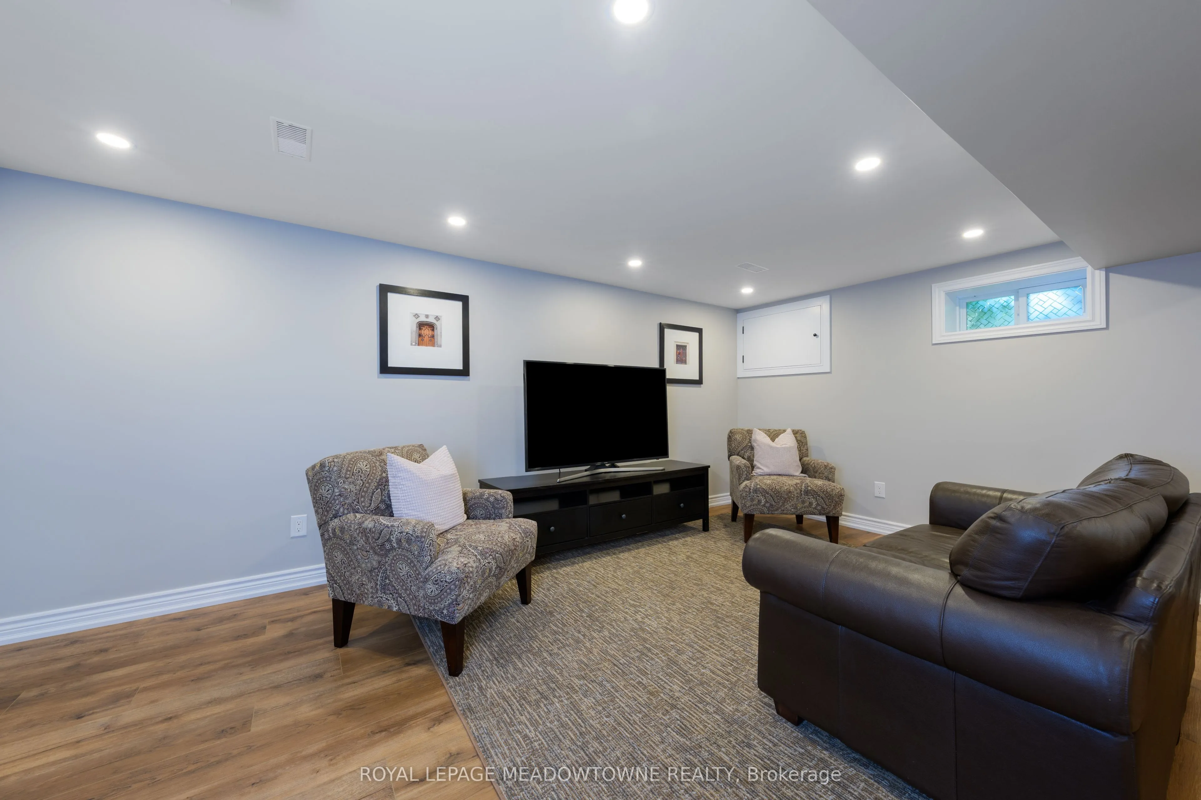 8 Lucinda Place