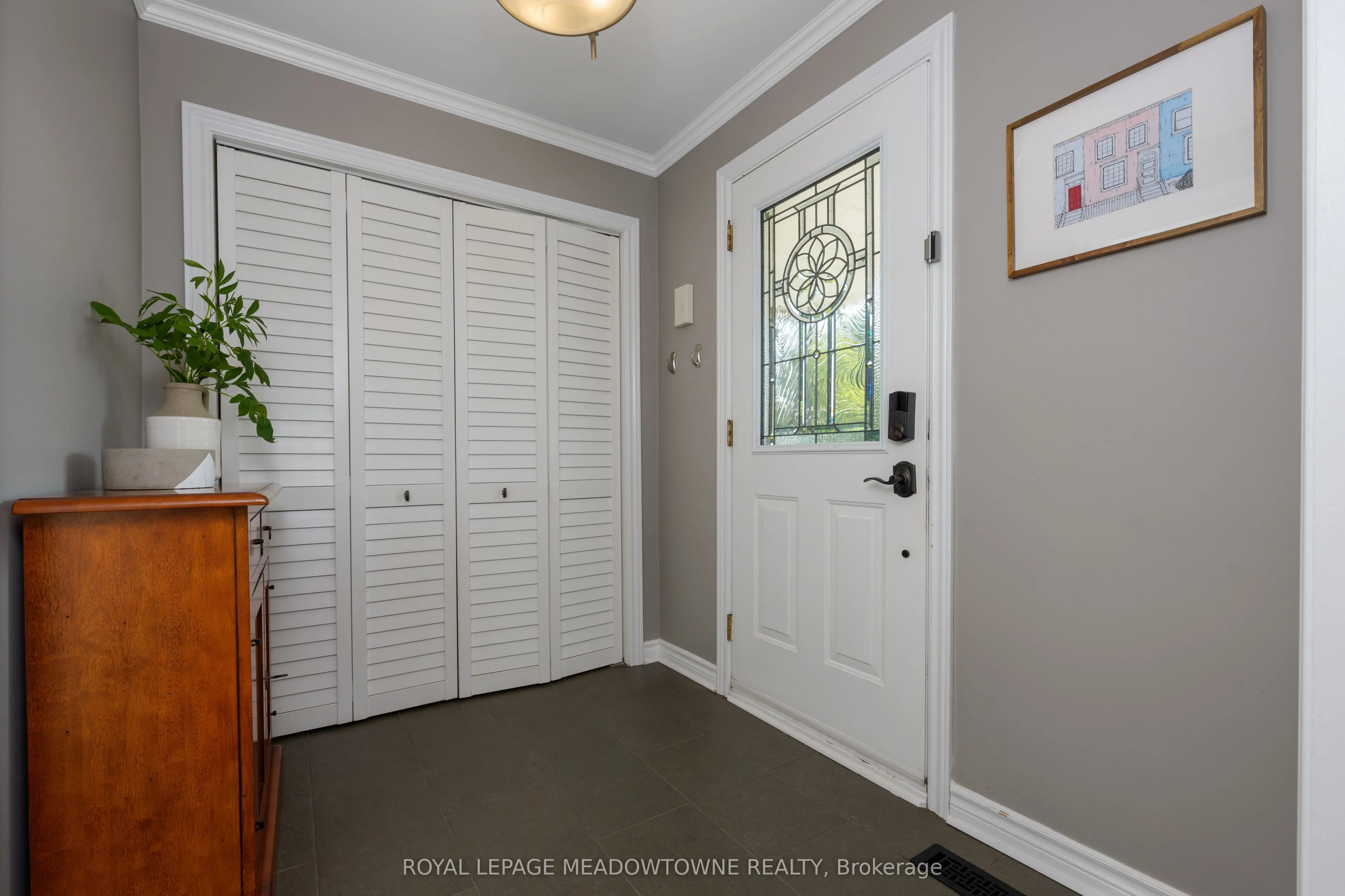 8 Lucinda Place