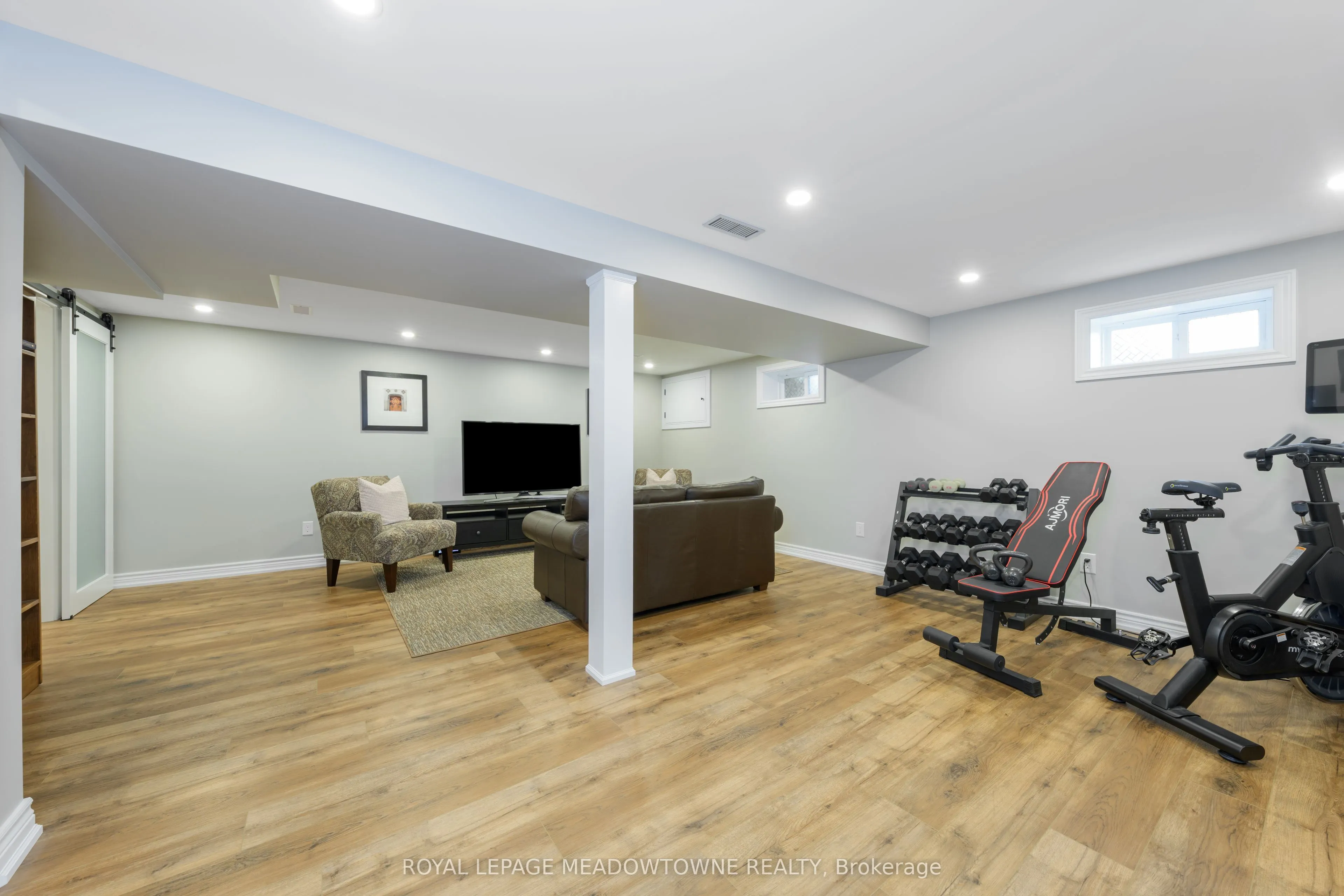 8 Lucinda Place