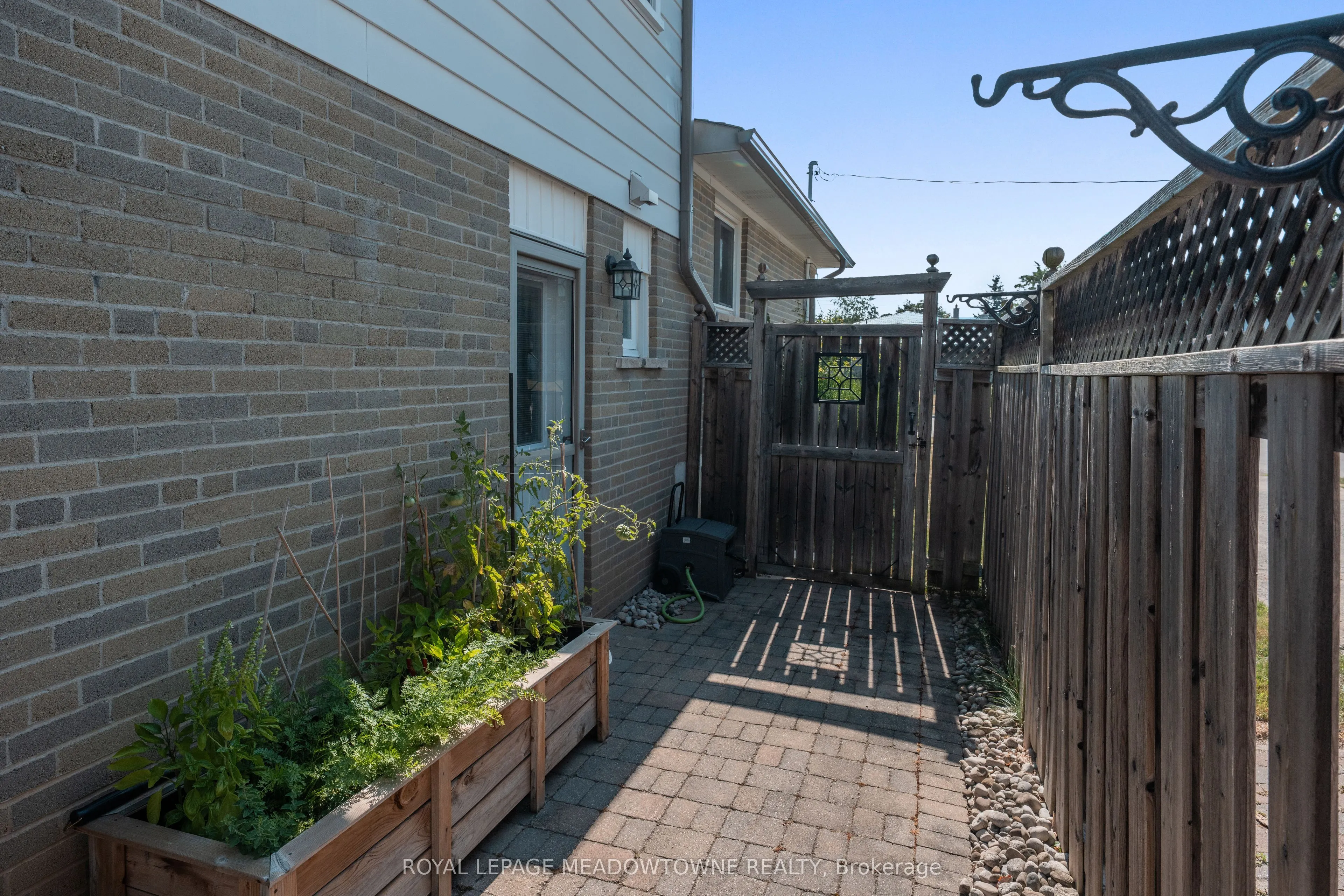 8 Lucinda Place