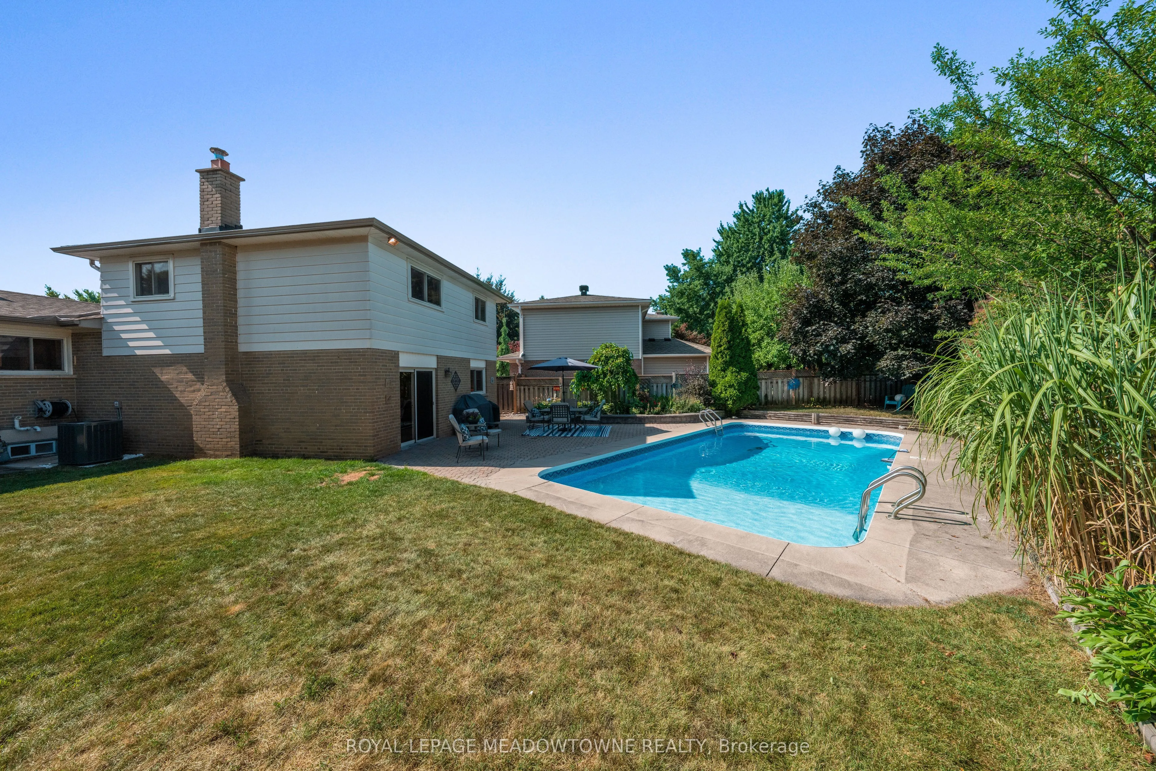 8 Lucinda Place