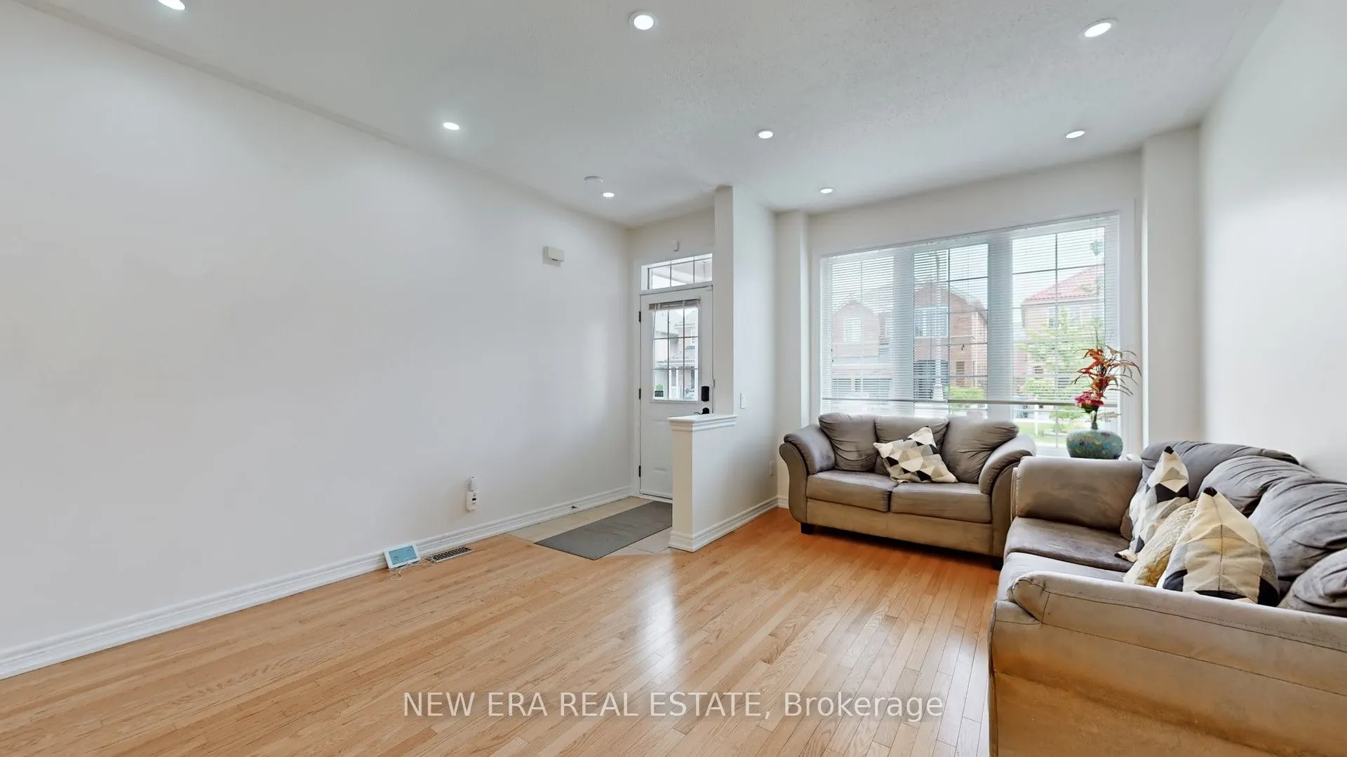26 Openbay Gardens