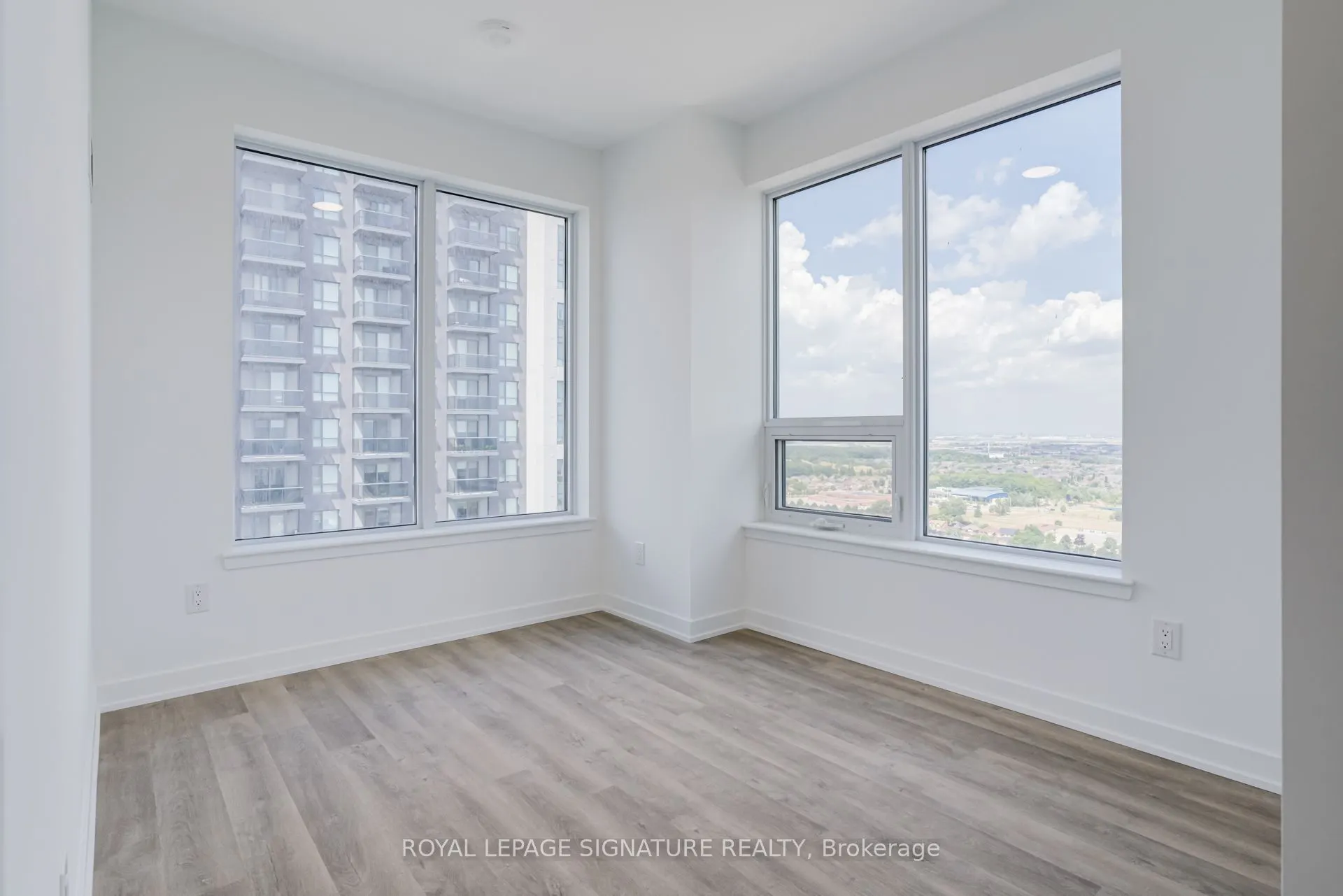 5105 Hurontario Street, #2311