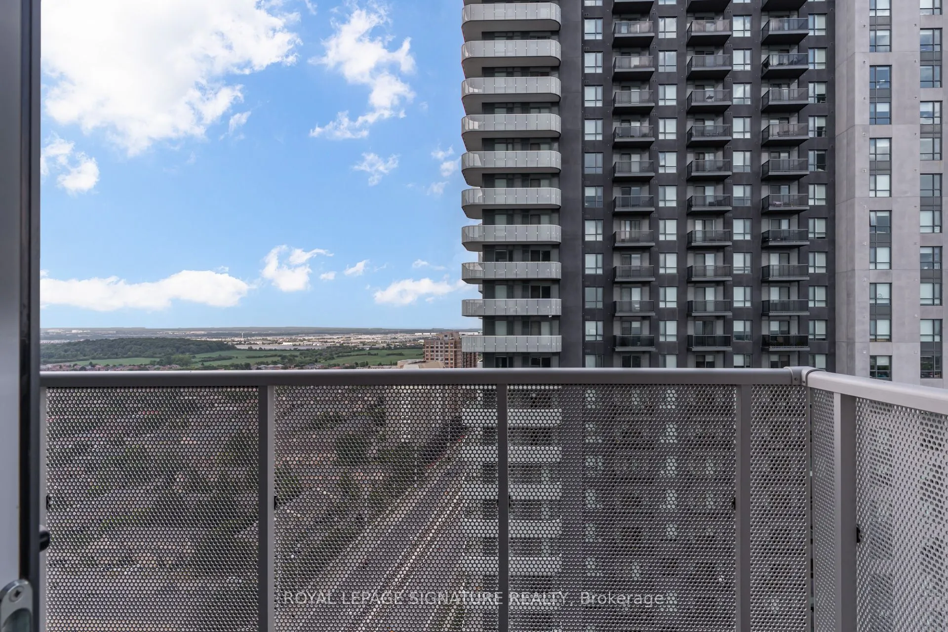 5105 Hurontario Street, #2311