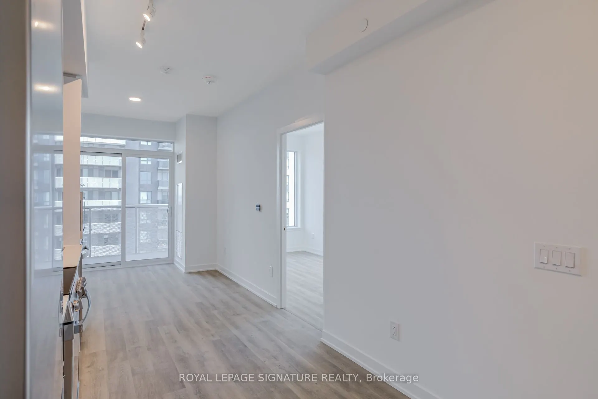 5105 Hurontario Street, #2311
