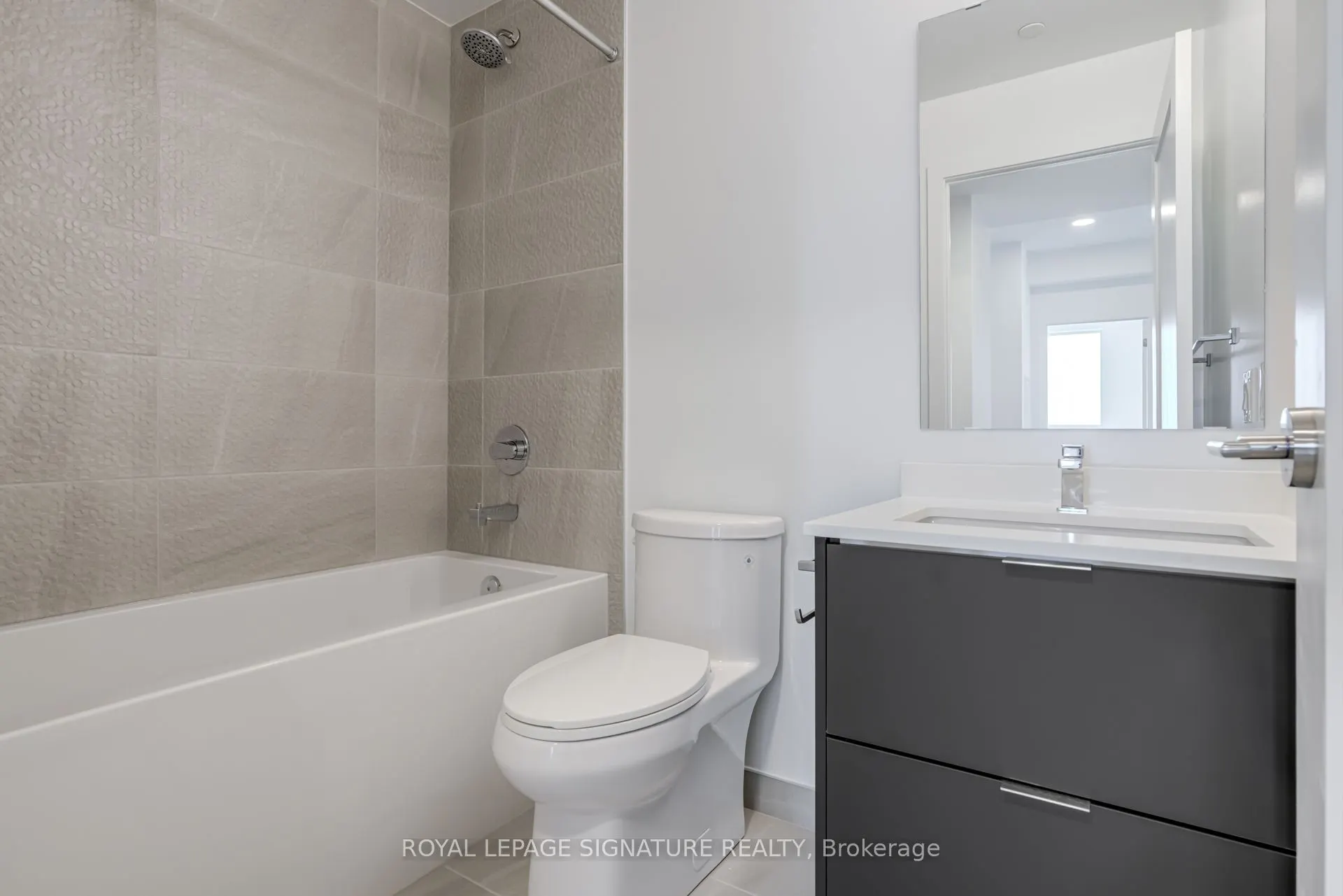 5105 Hurontario Street, #2311