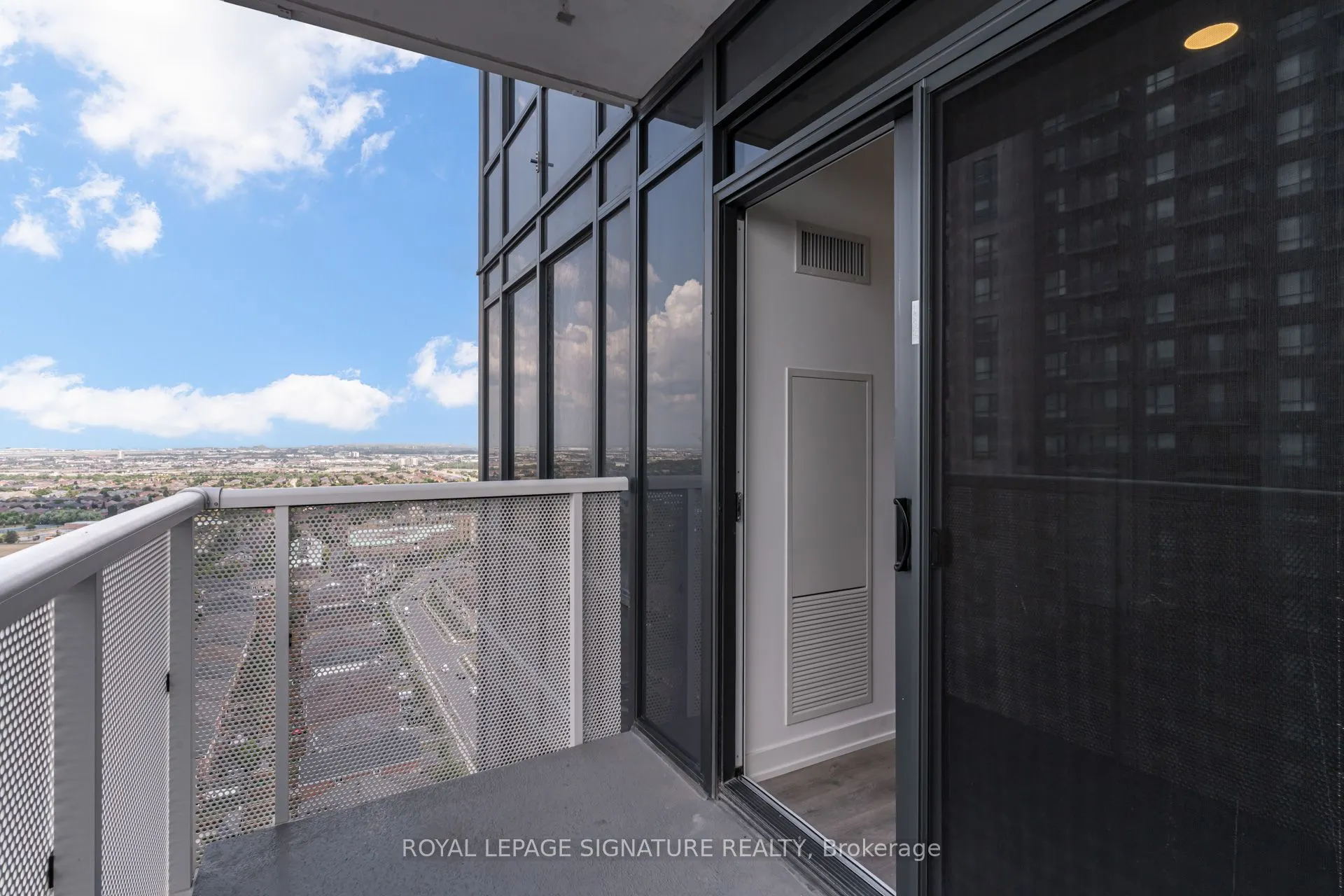 5105 Hurontario Street, #2311