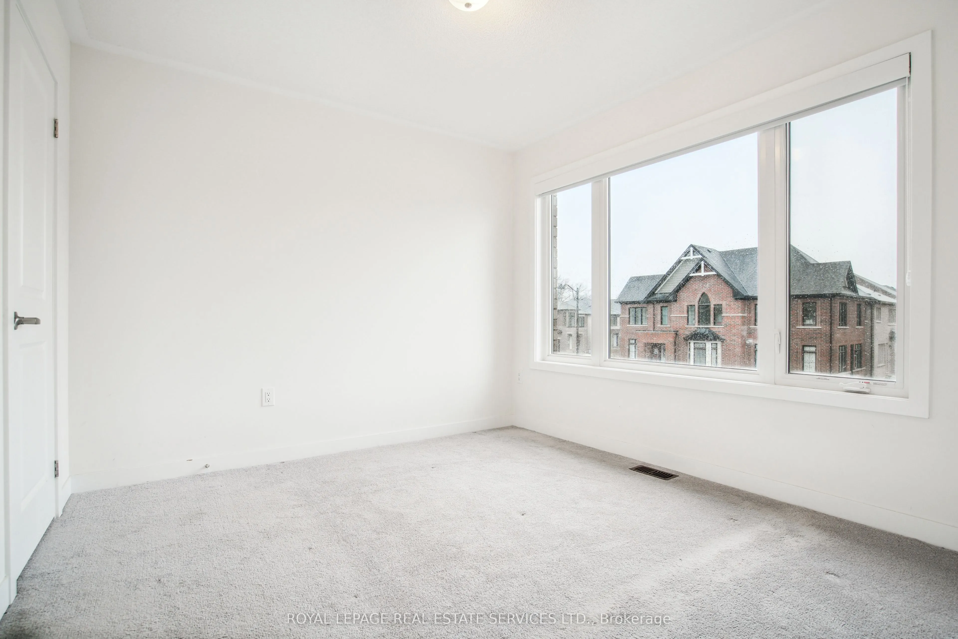 1450 Rose Way