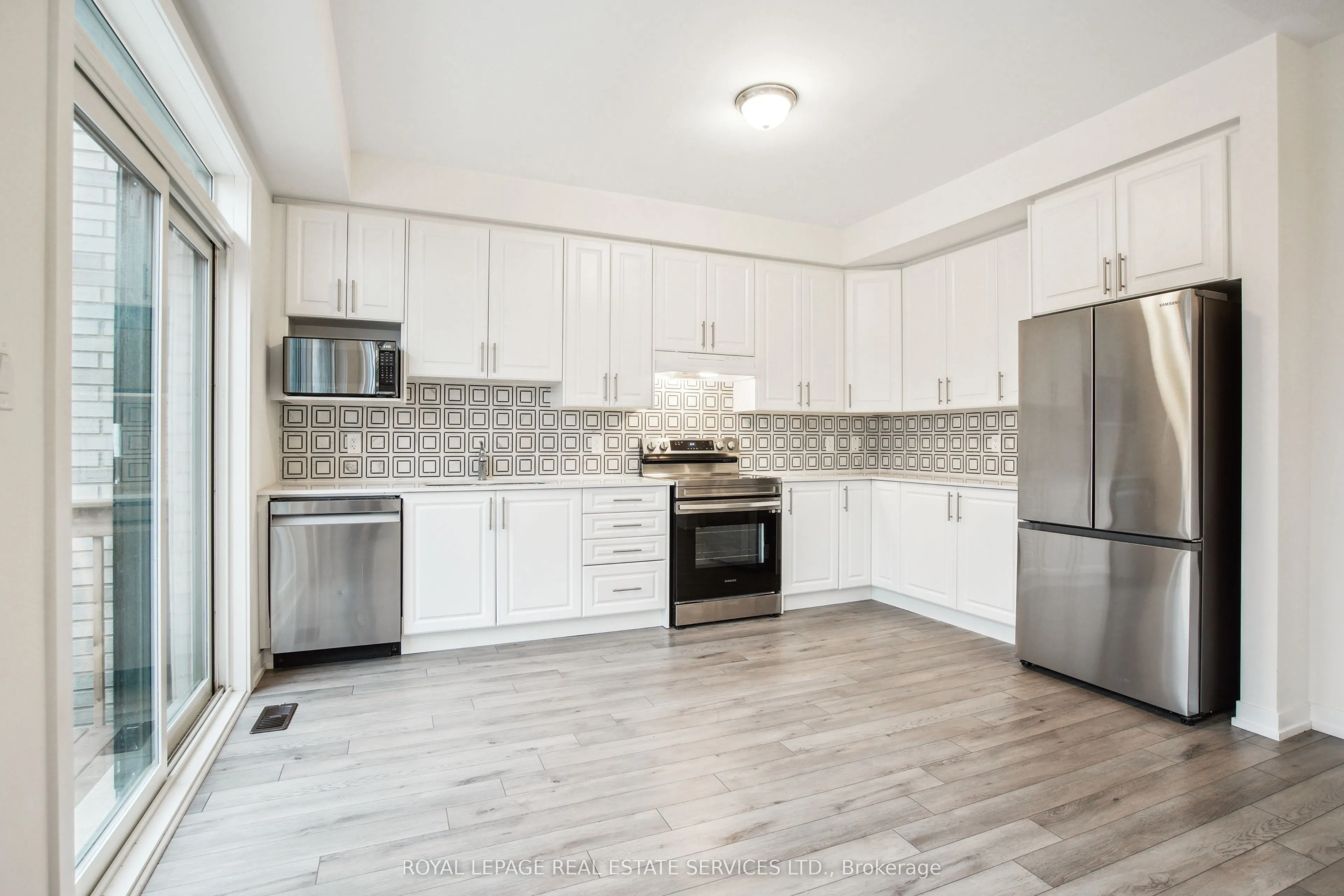 1450 Rose Way