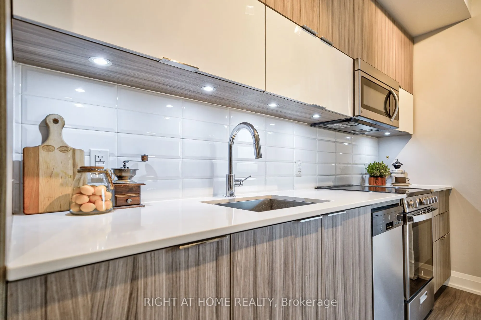56 Annie Craig Drive, #1409