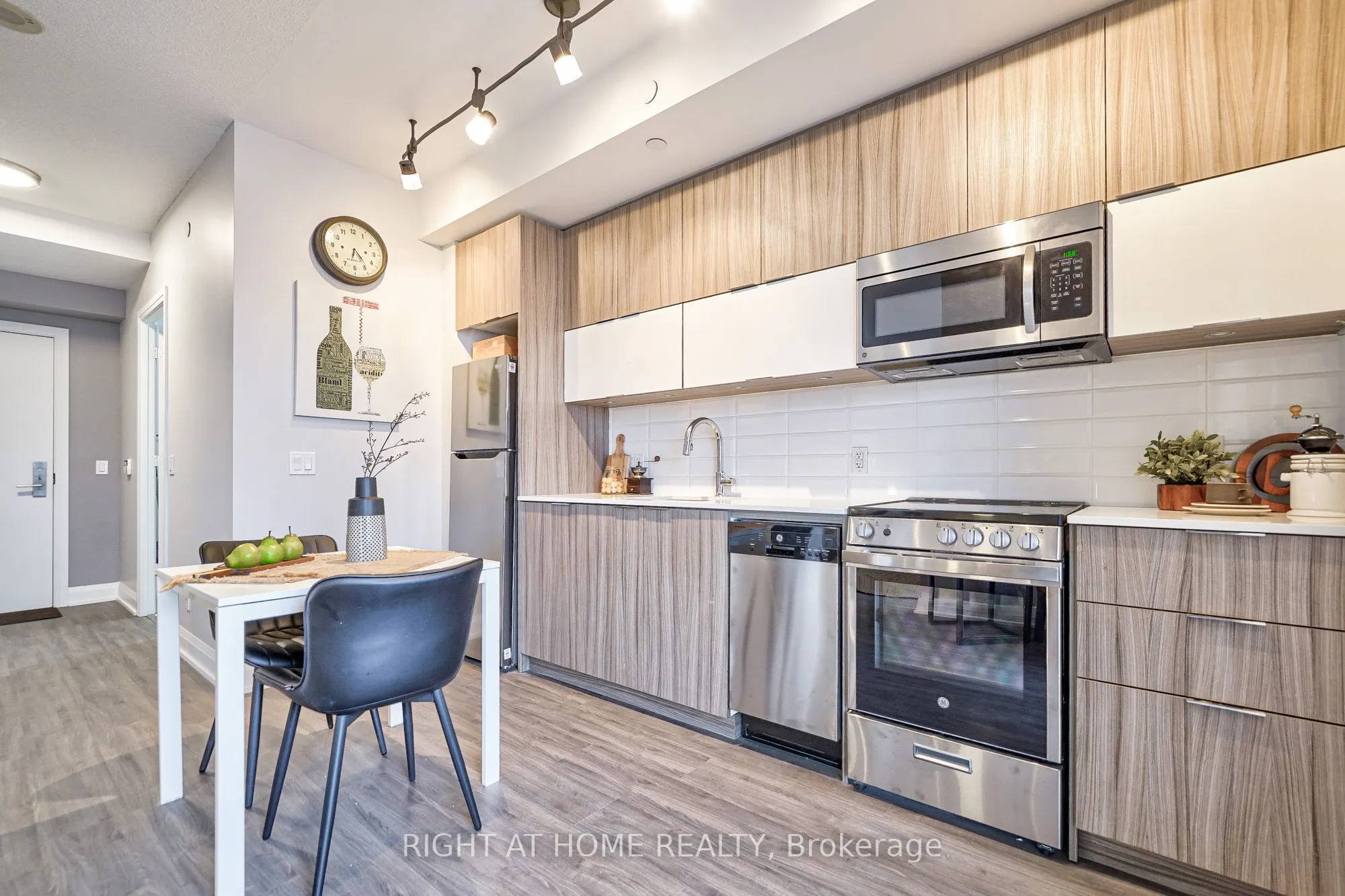56 Annie Craig Drive, #1409