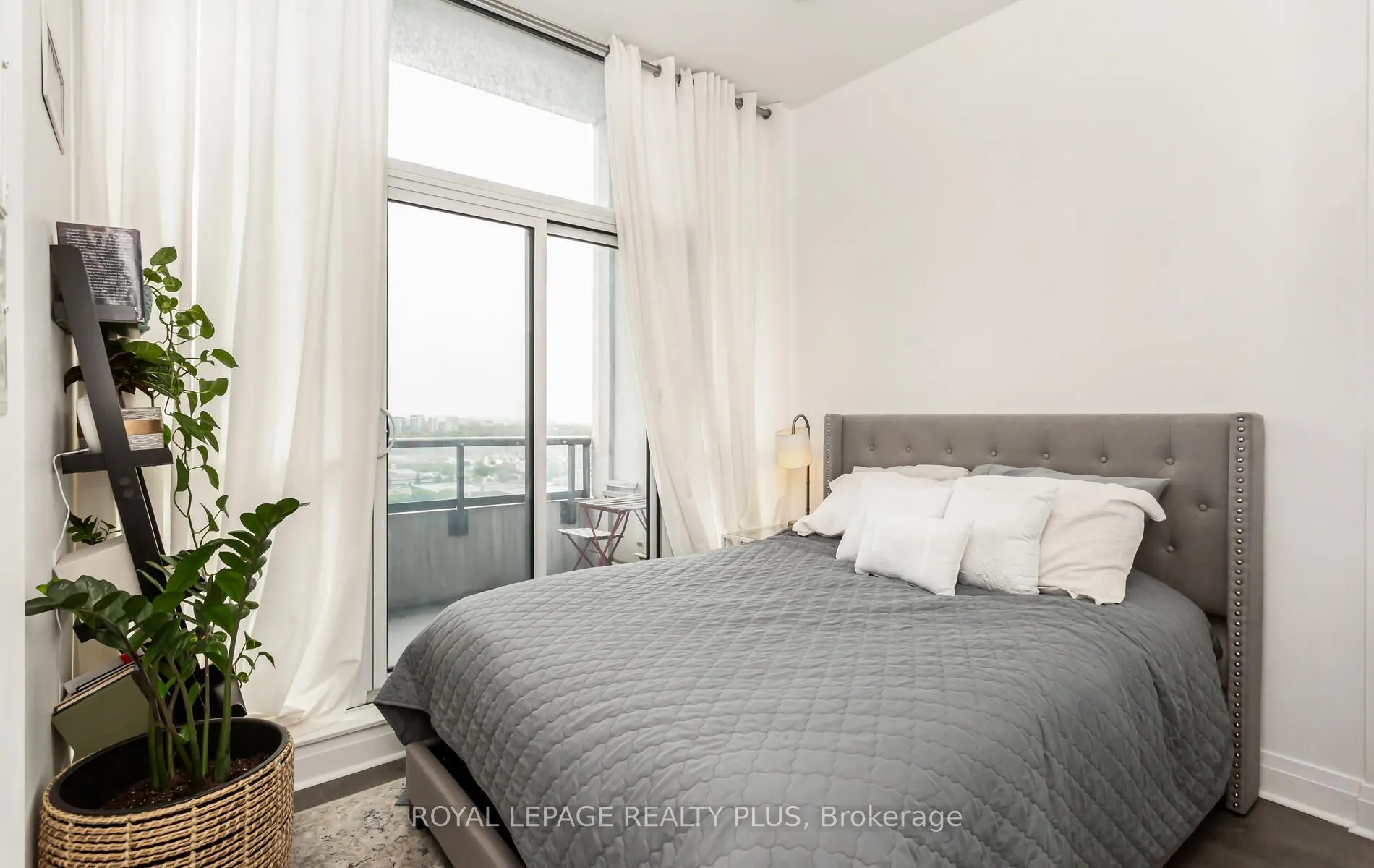17 Zorra Street, #PH01