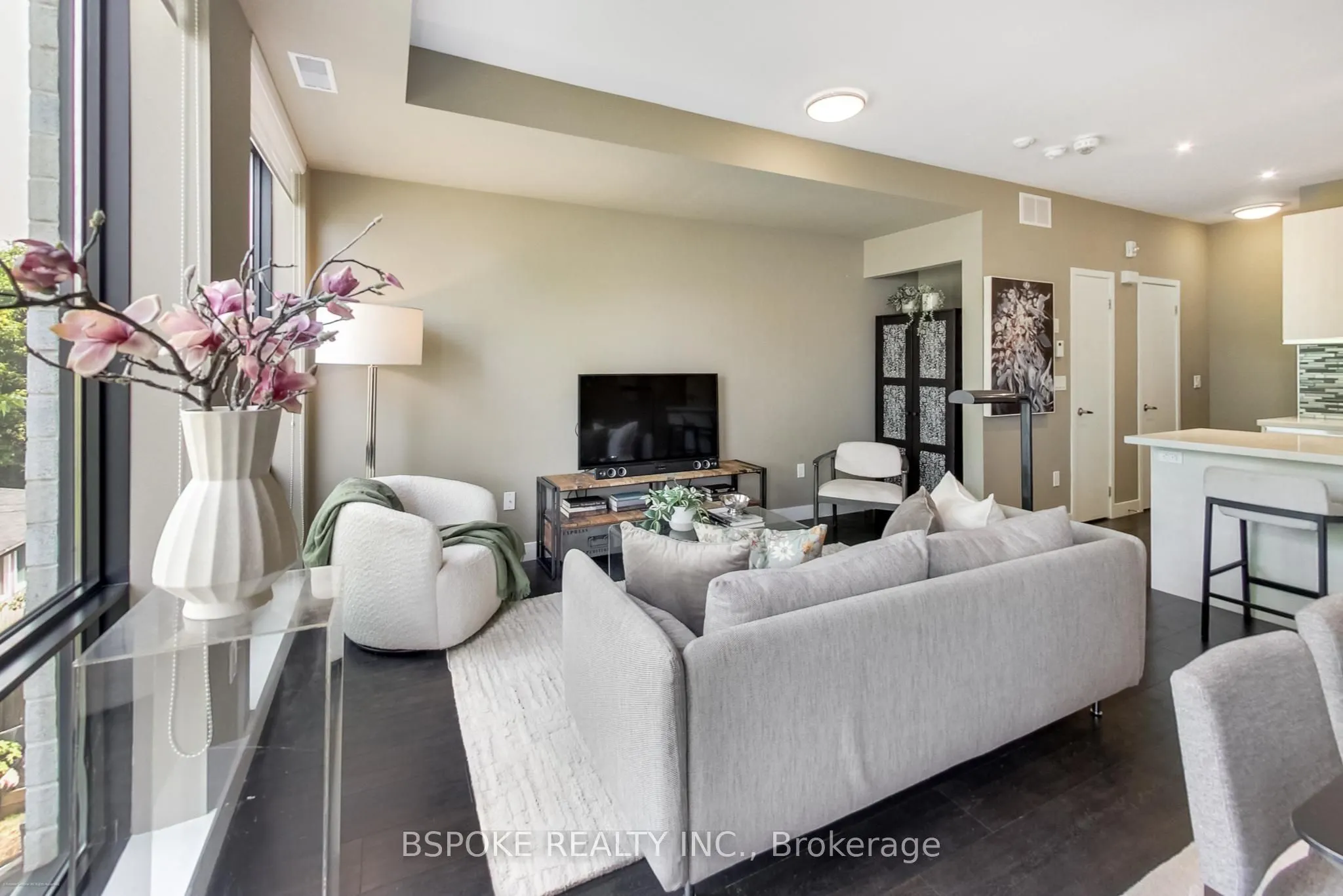 441 Jane Street, #210