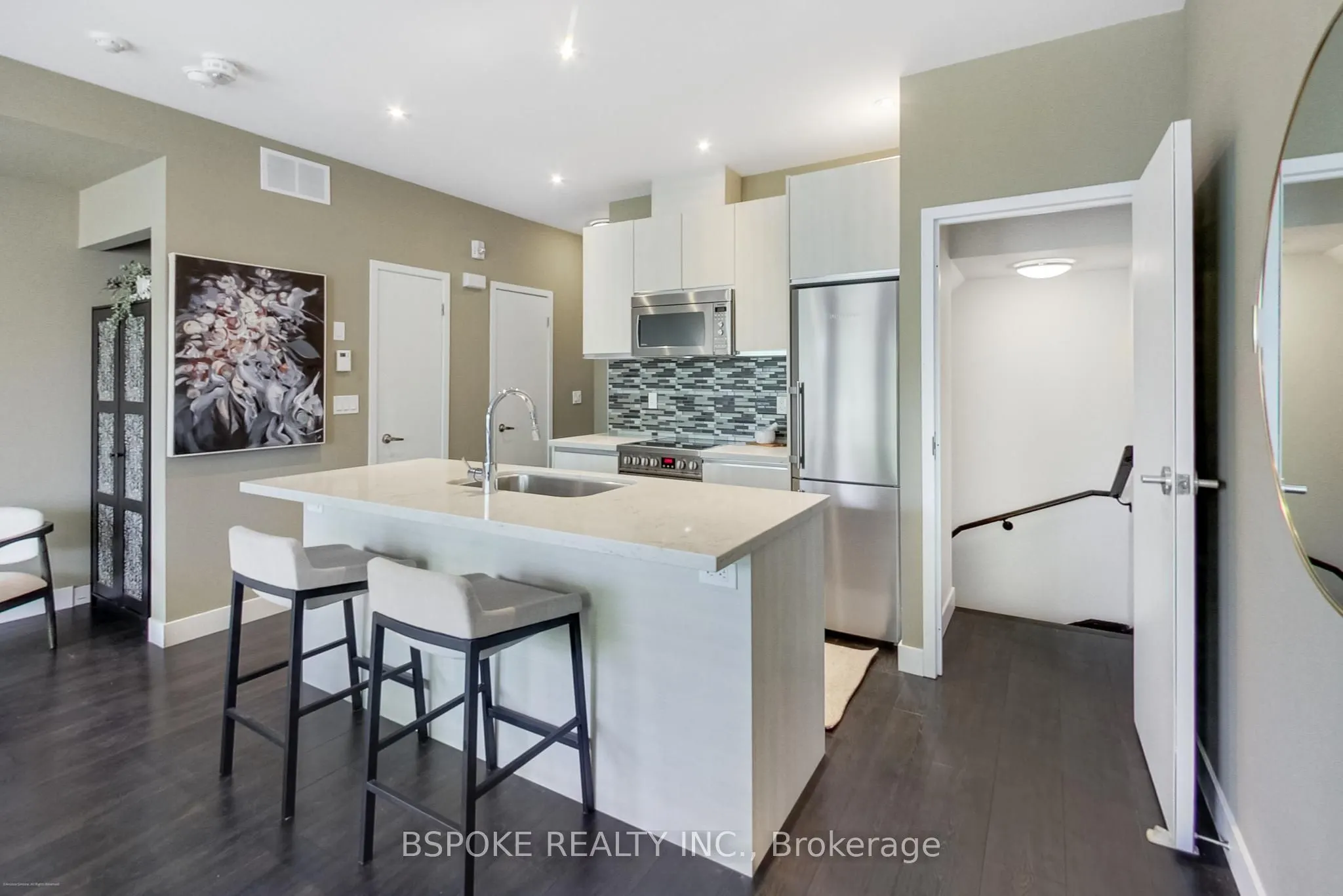 441 Jane Street, #210