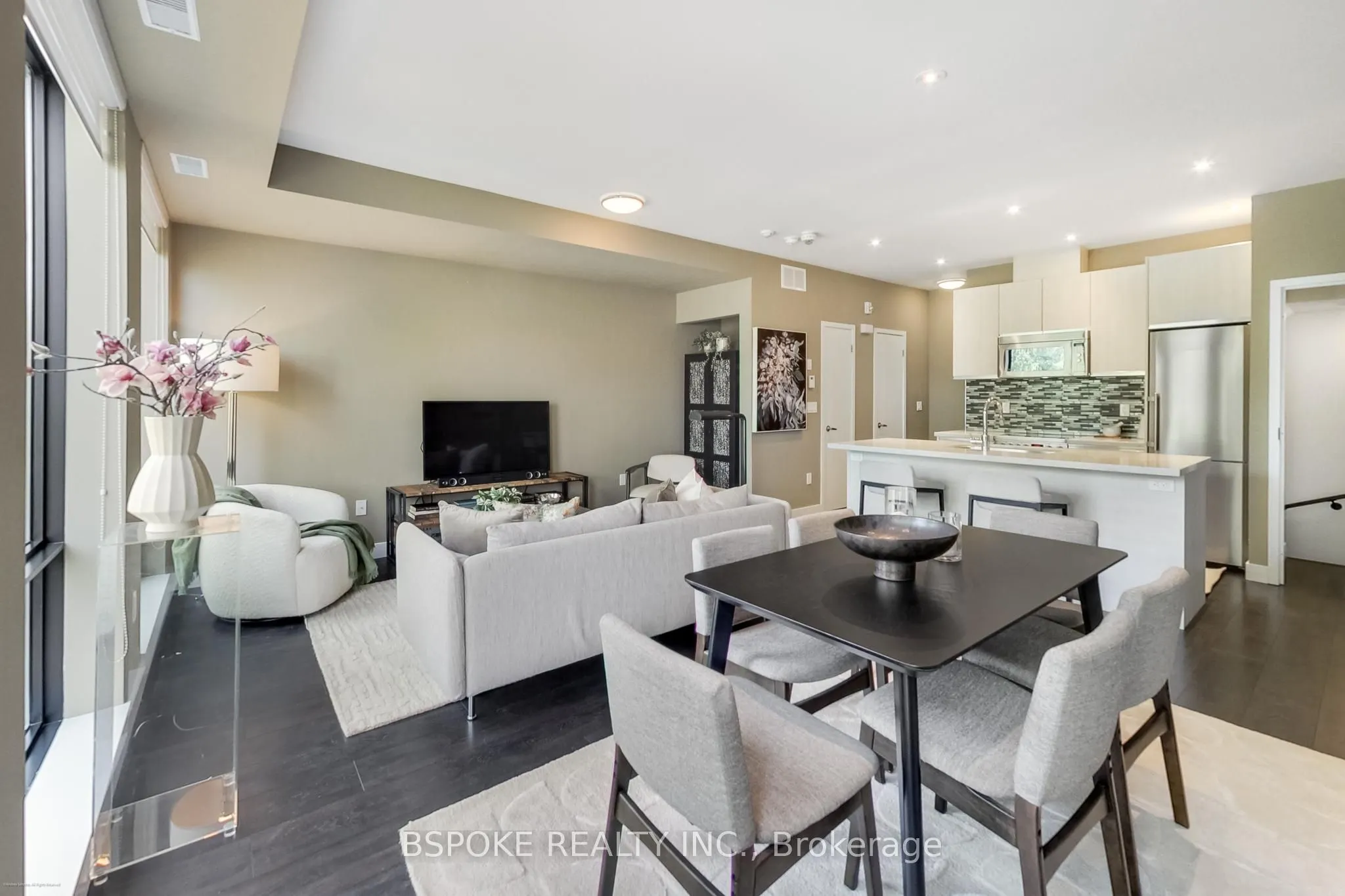 441 Jane Street, #210