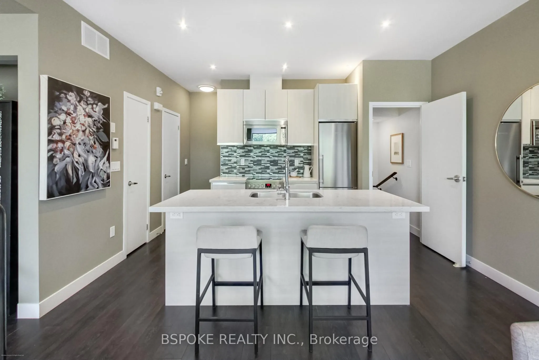 441 Jane Street, #210