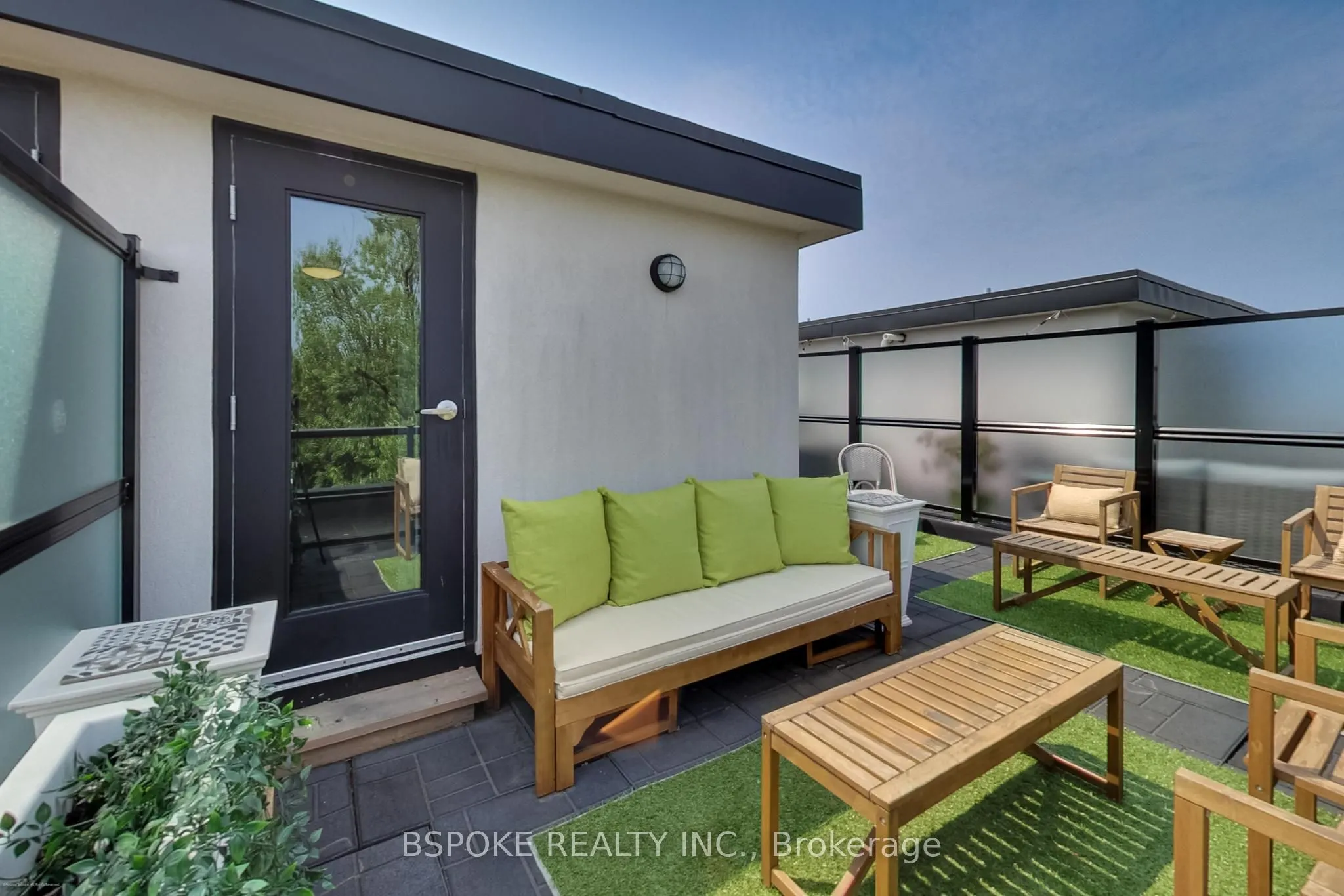 441 Jane Street, #210
