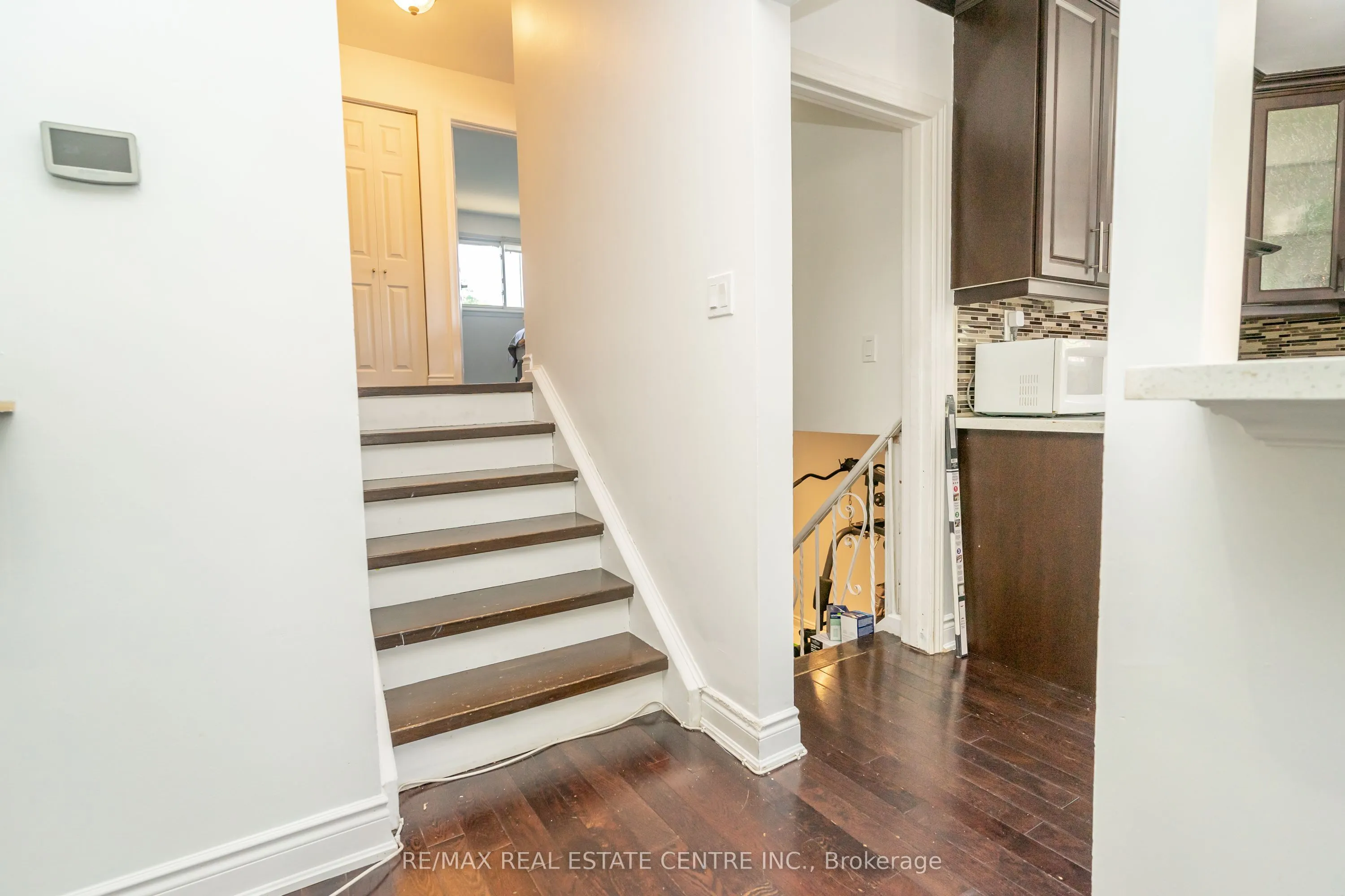 105 Aloma Crescent