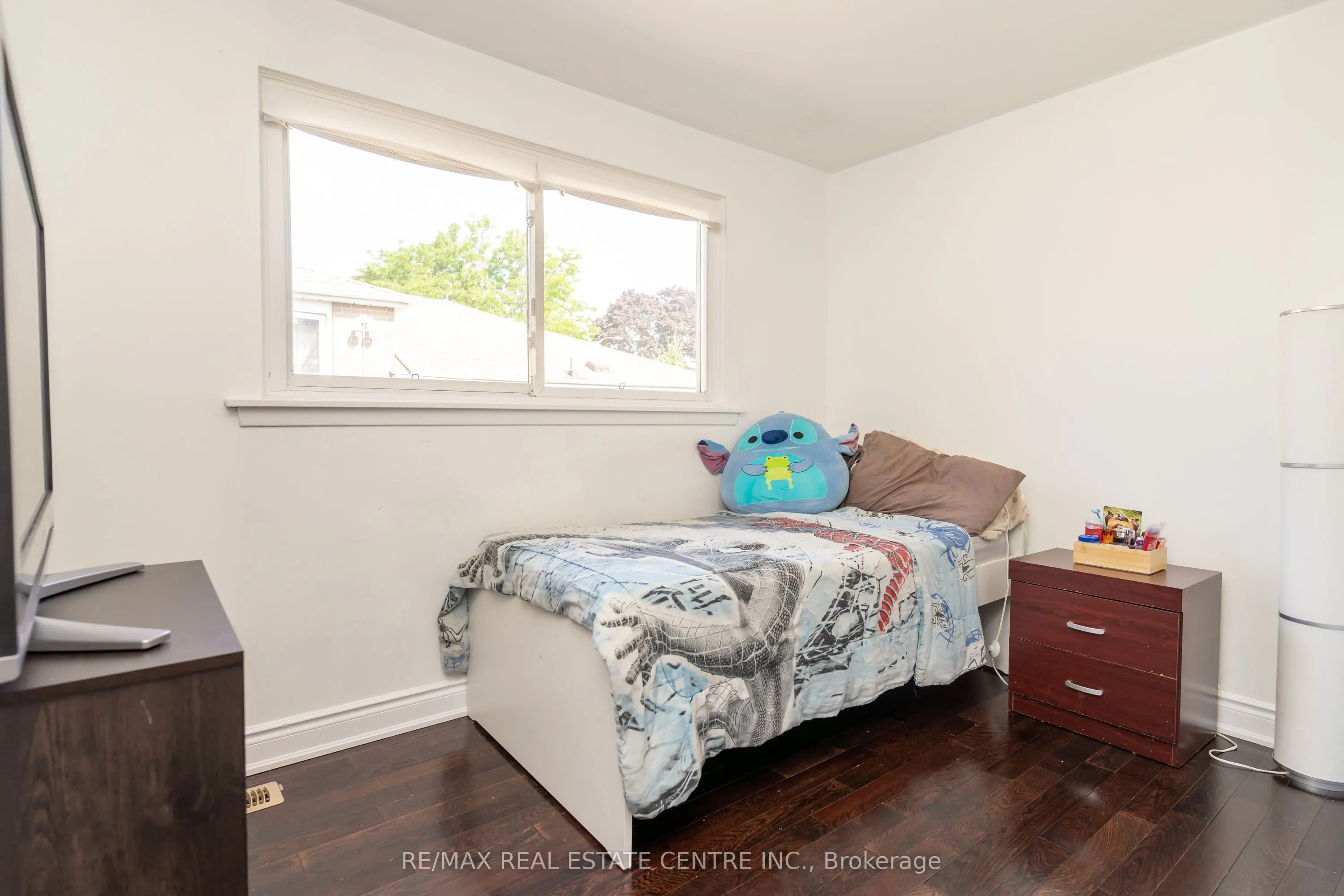 105 Aloma Crescent