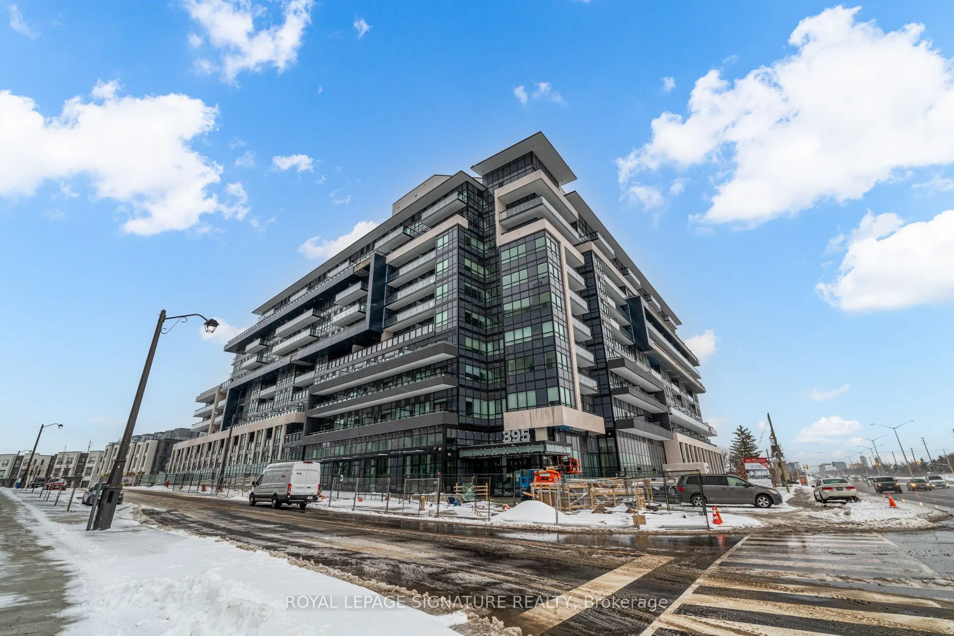 395 Dundas Street W, #PH20