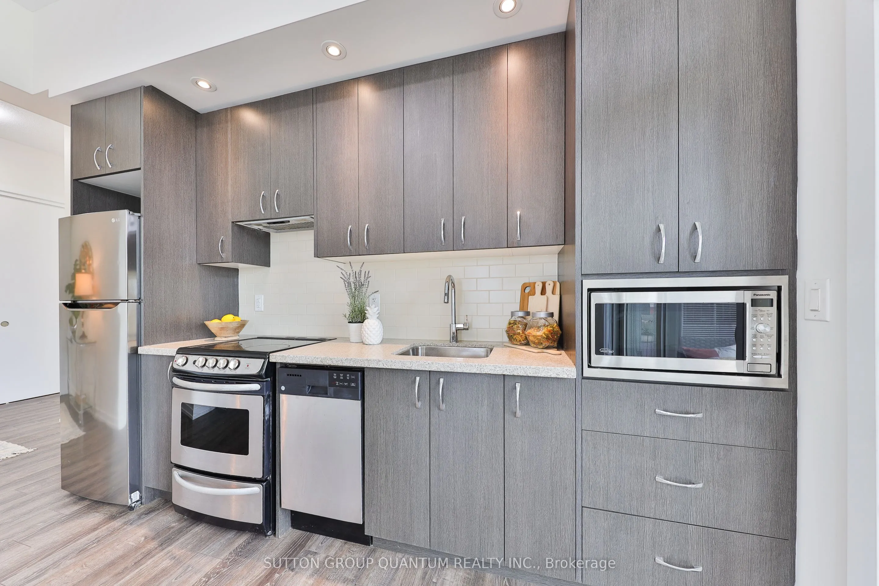 457 Plains Road E, #418