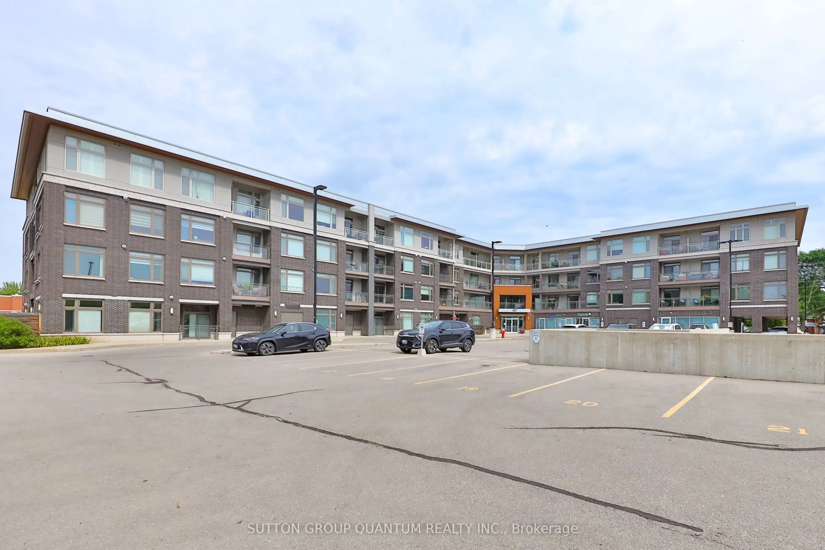 457 Plains Road E, #418