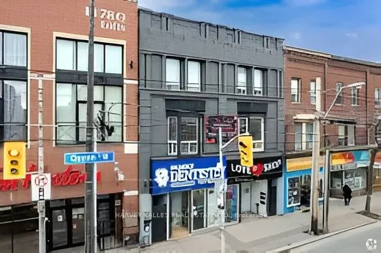 1476 Queen Street W