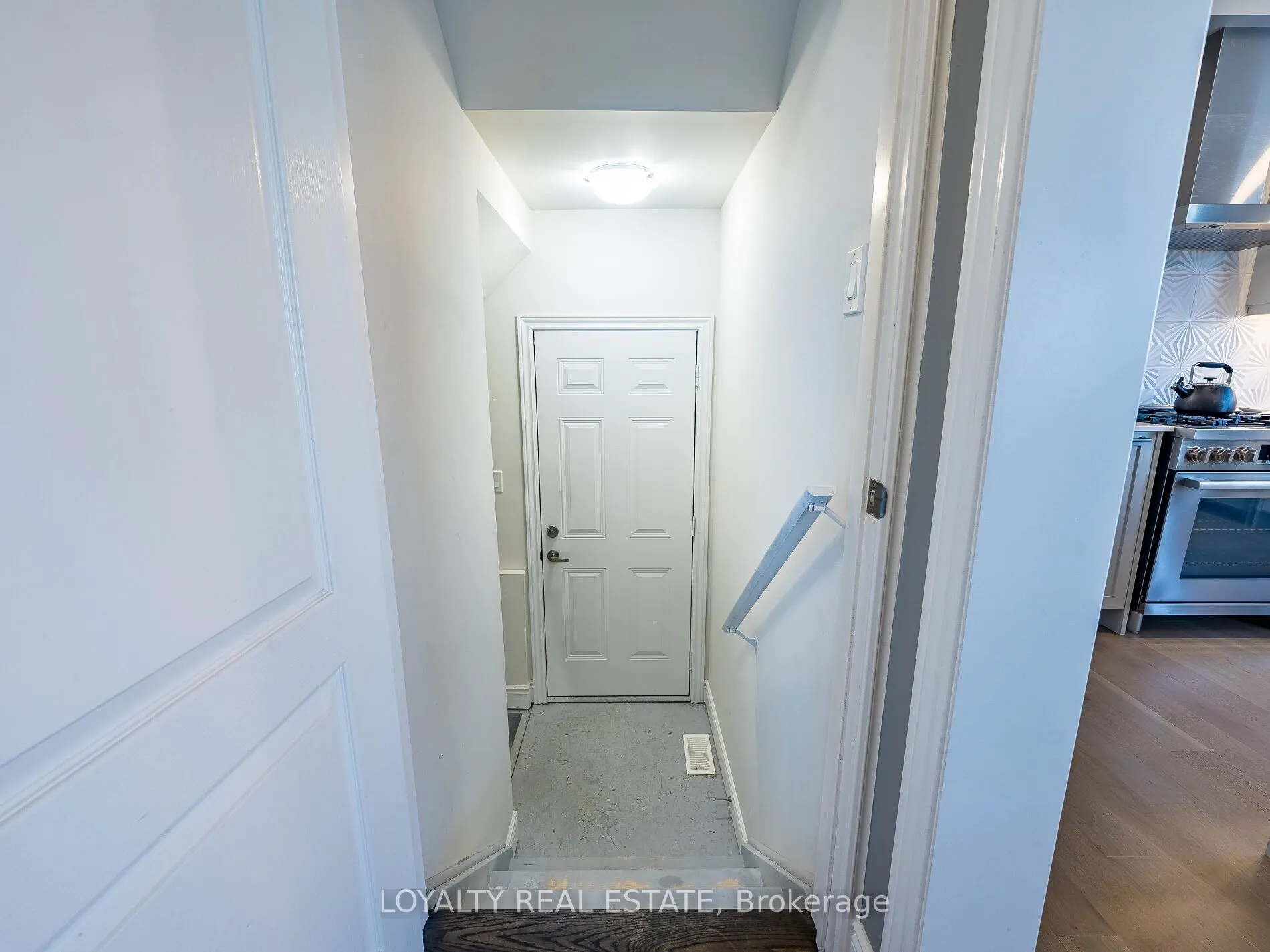 12 Wainwright Drive