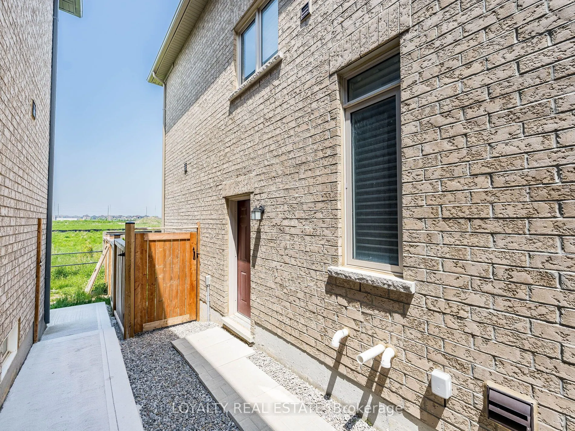 12 Wainwright Drive