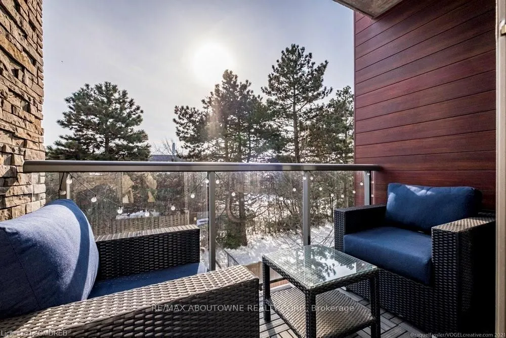 1284 Guelph Line, #211