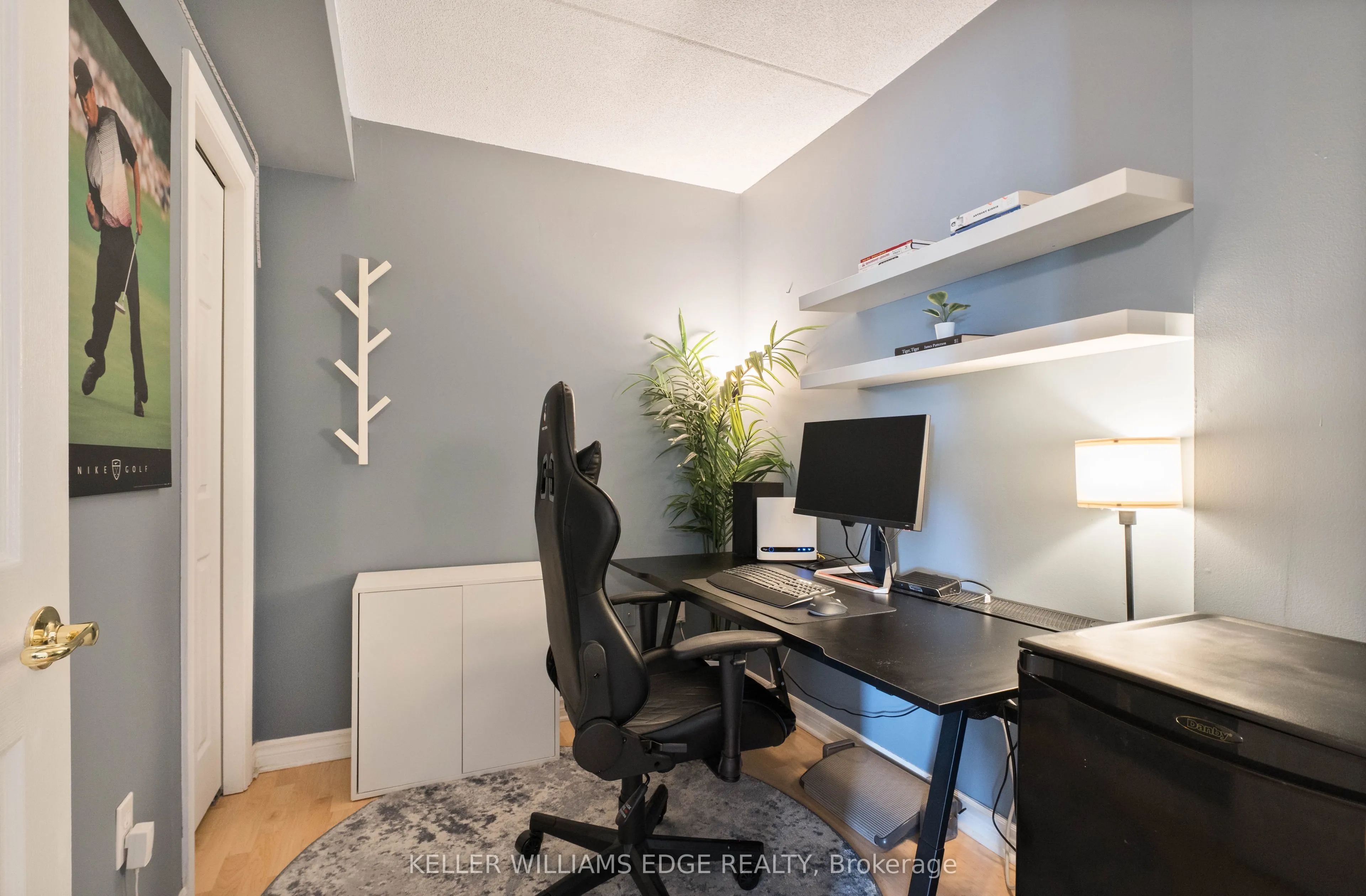 4450 Fairview Street, #304