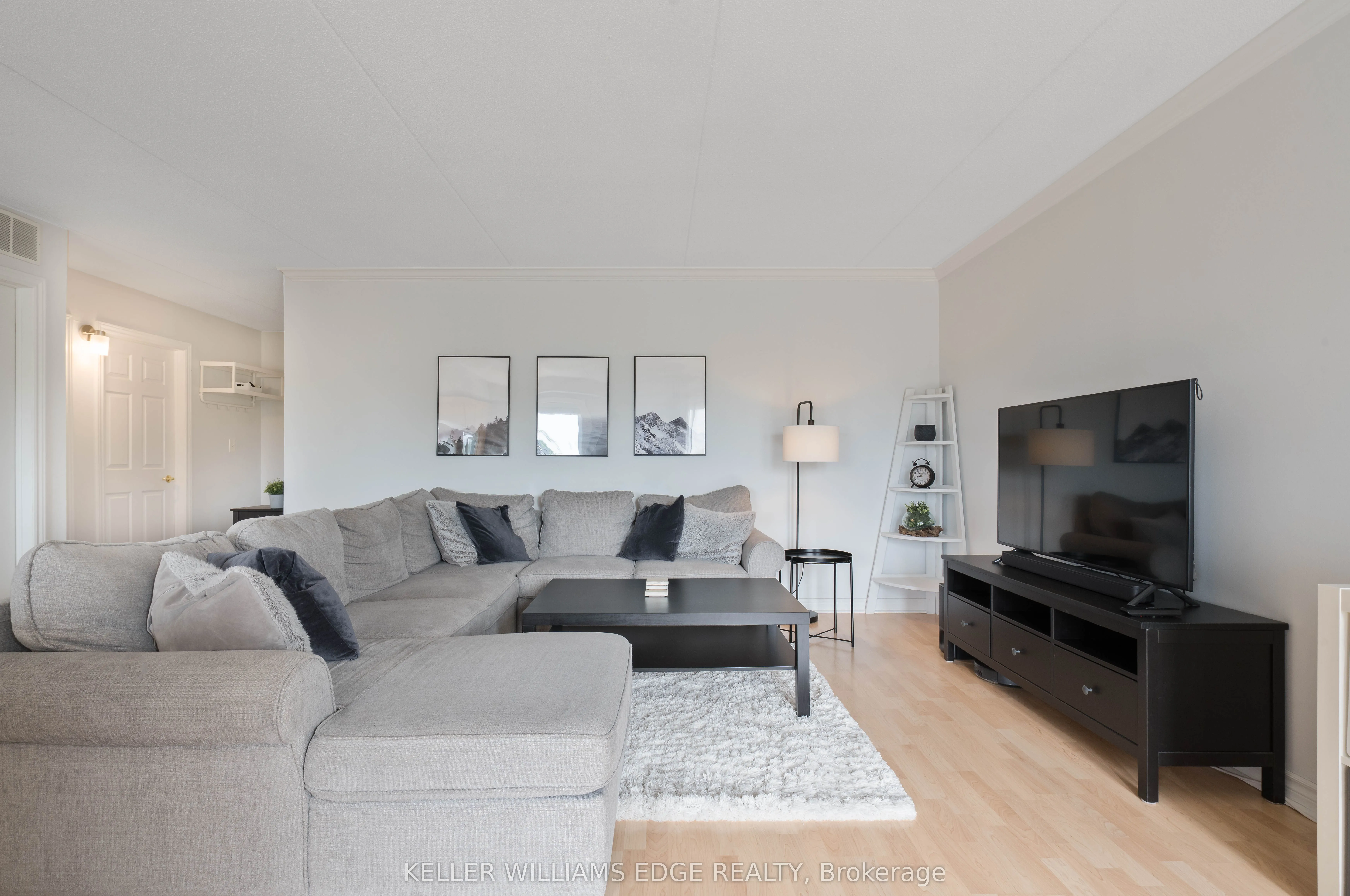 4450 Fairview Street, #304