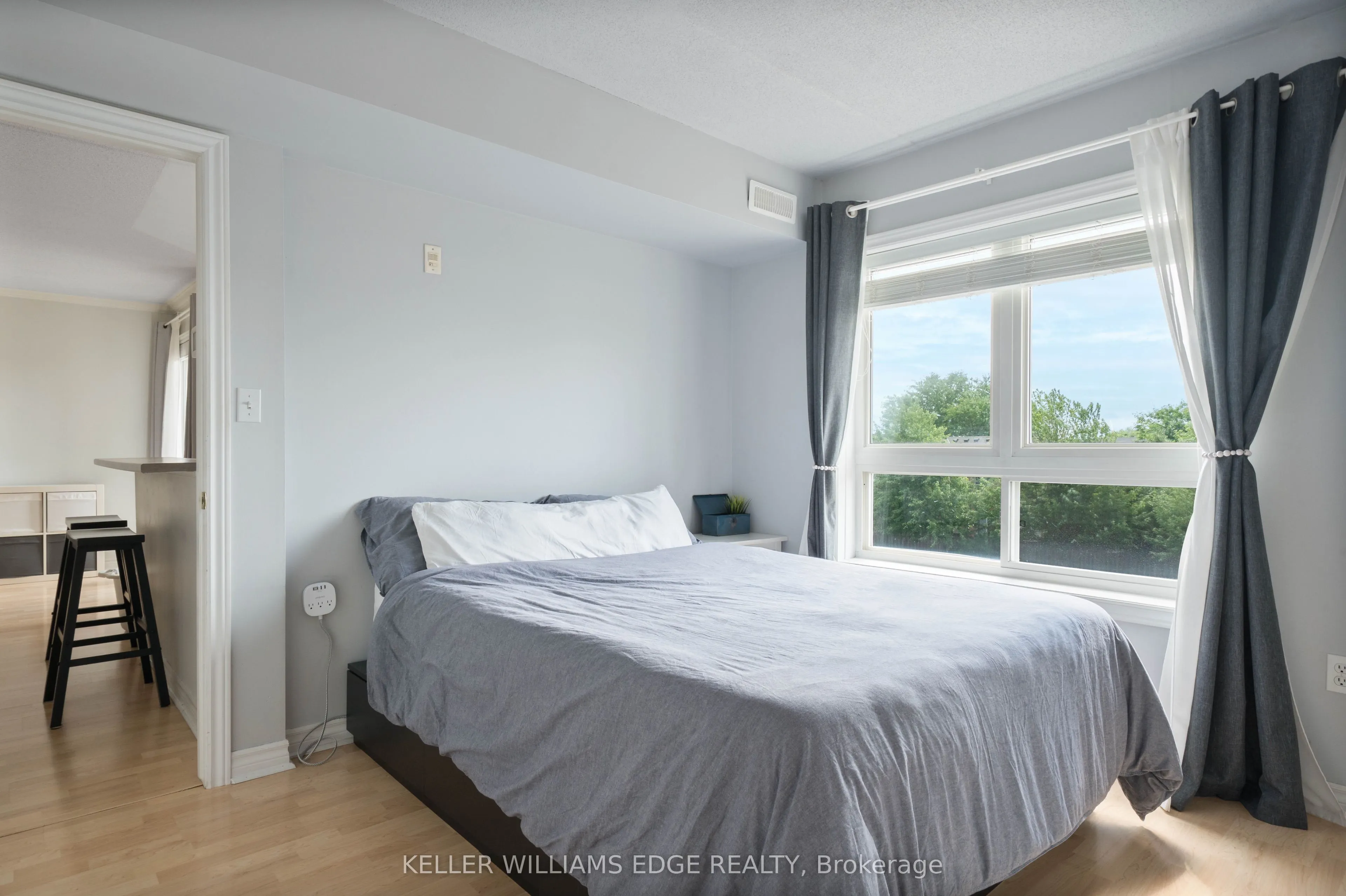 4450 Fairview Street, #304