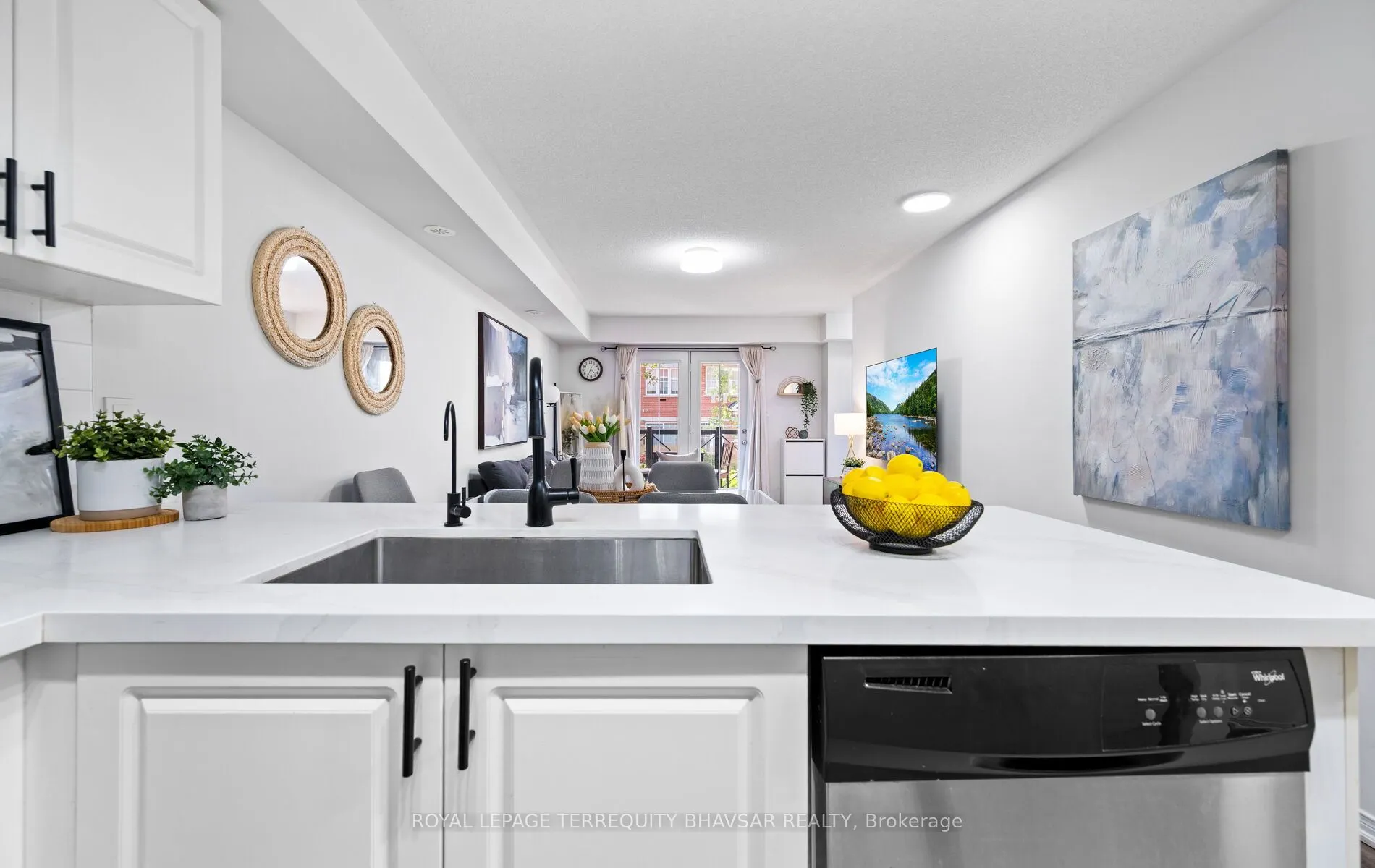 2460 Post Road, #4