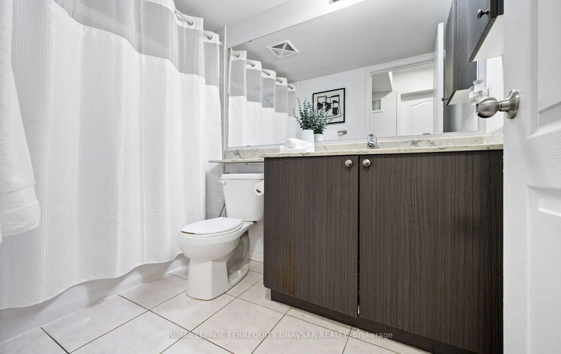 2460 Post Road, #4