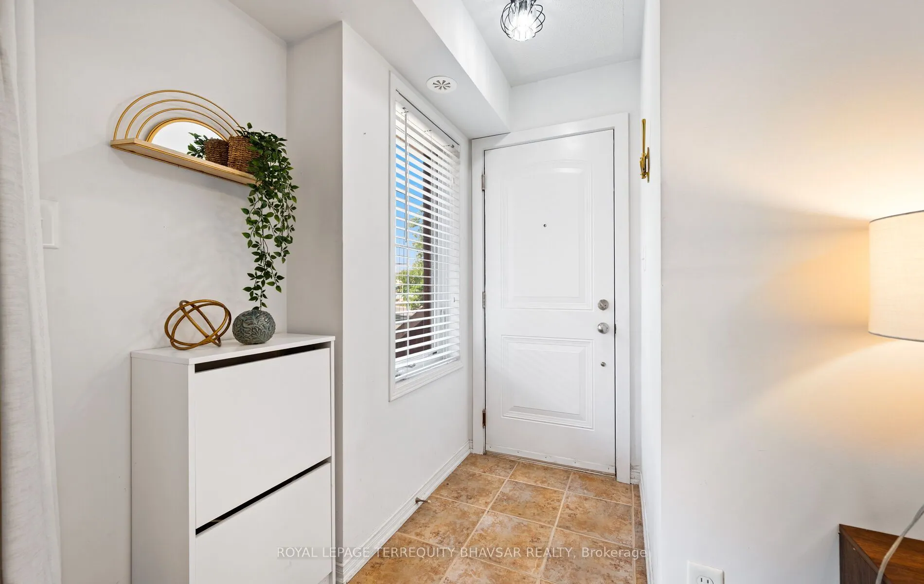 2460 Post Road, #4