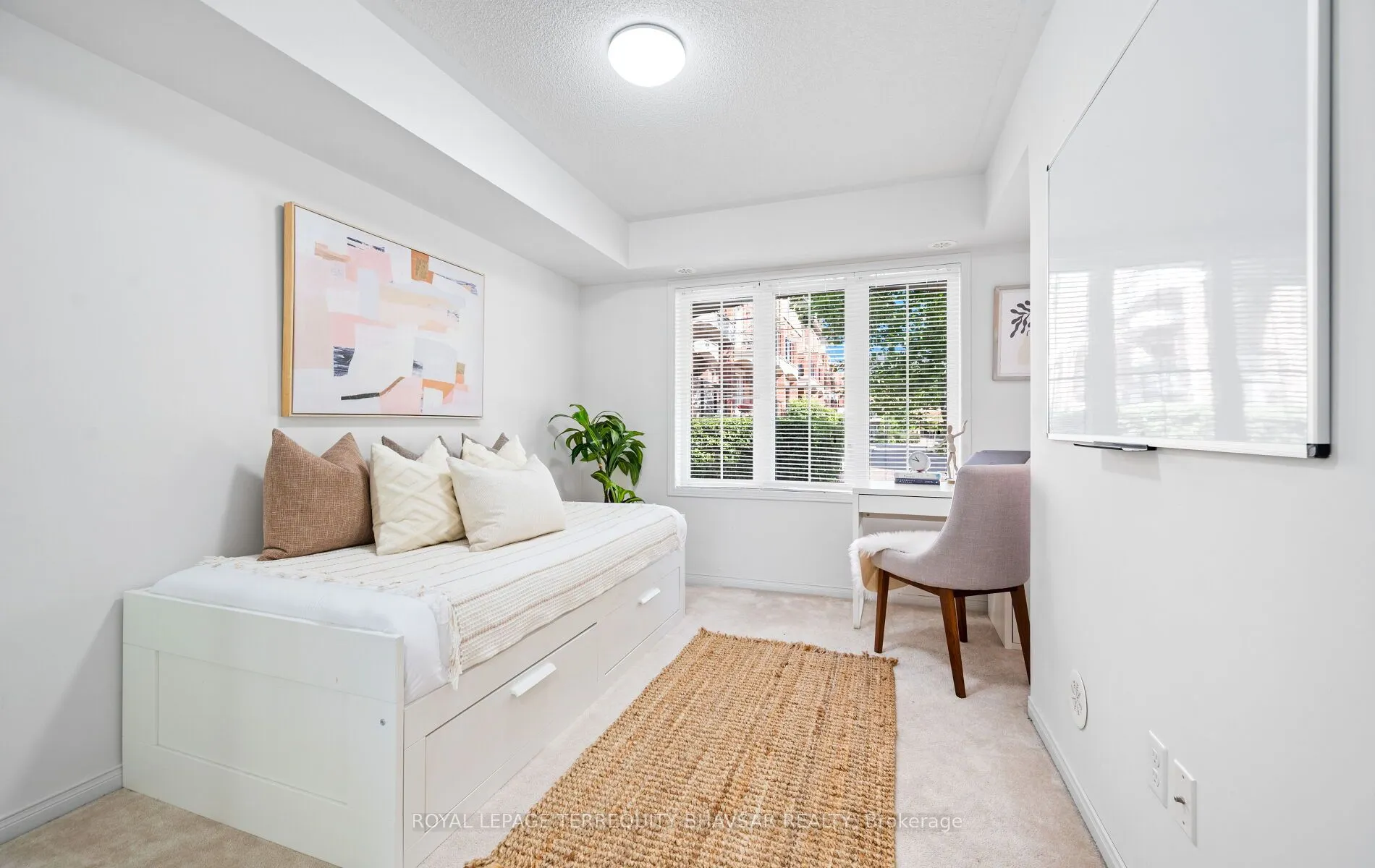 2460 Post Road, #4