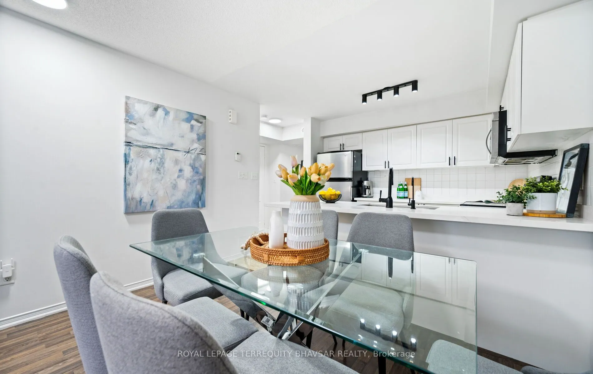 2460 Post Road, #4