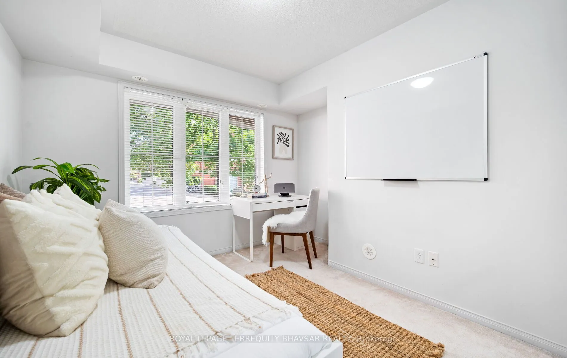 2460 Post Road, #4