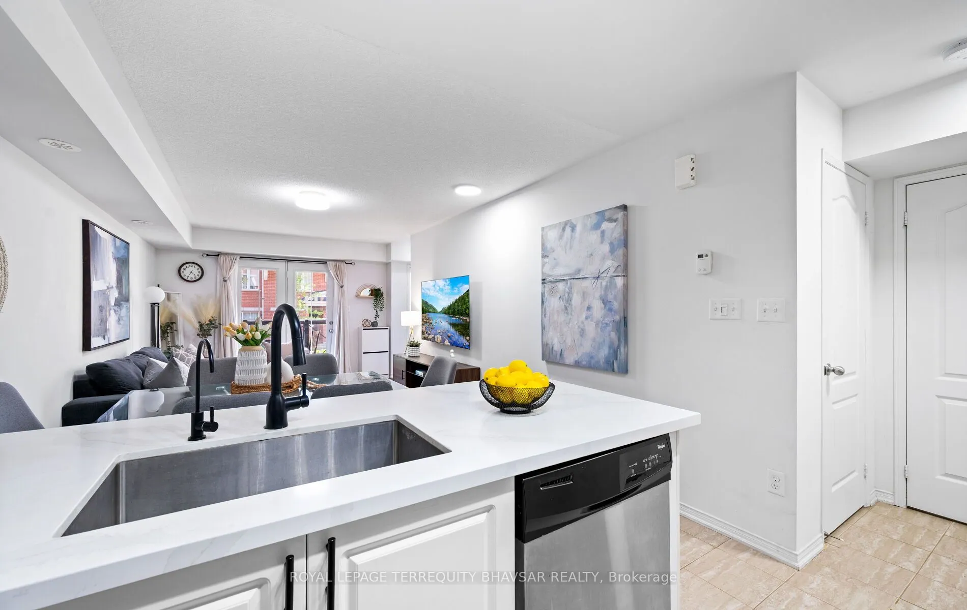 2460 Post Road, #4