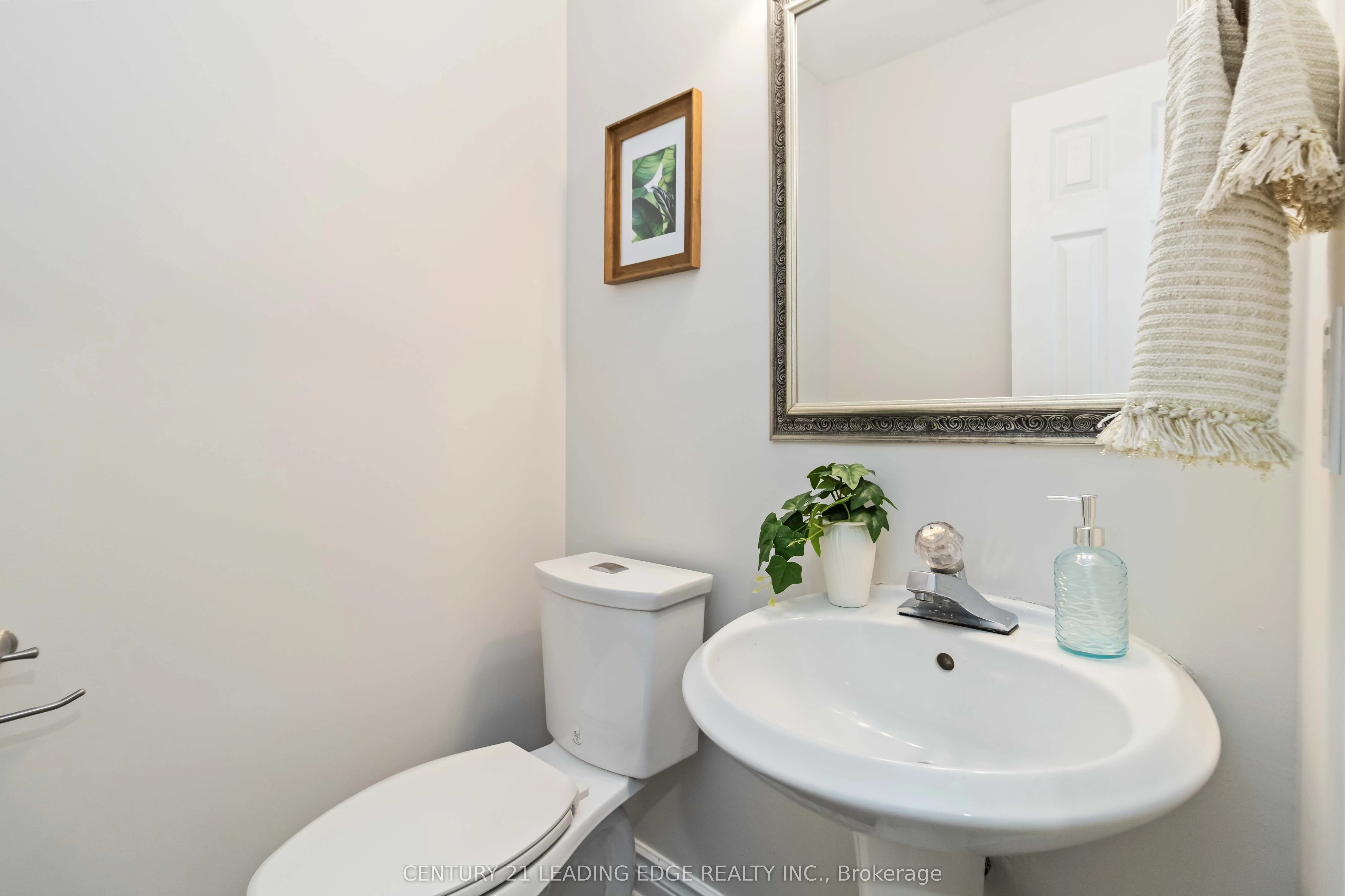 5201 CHAMPLAIN Trail