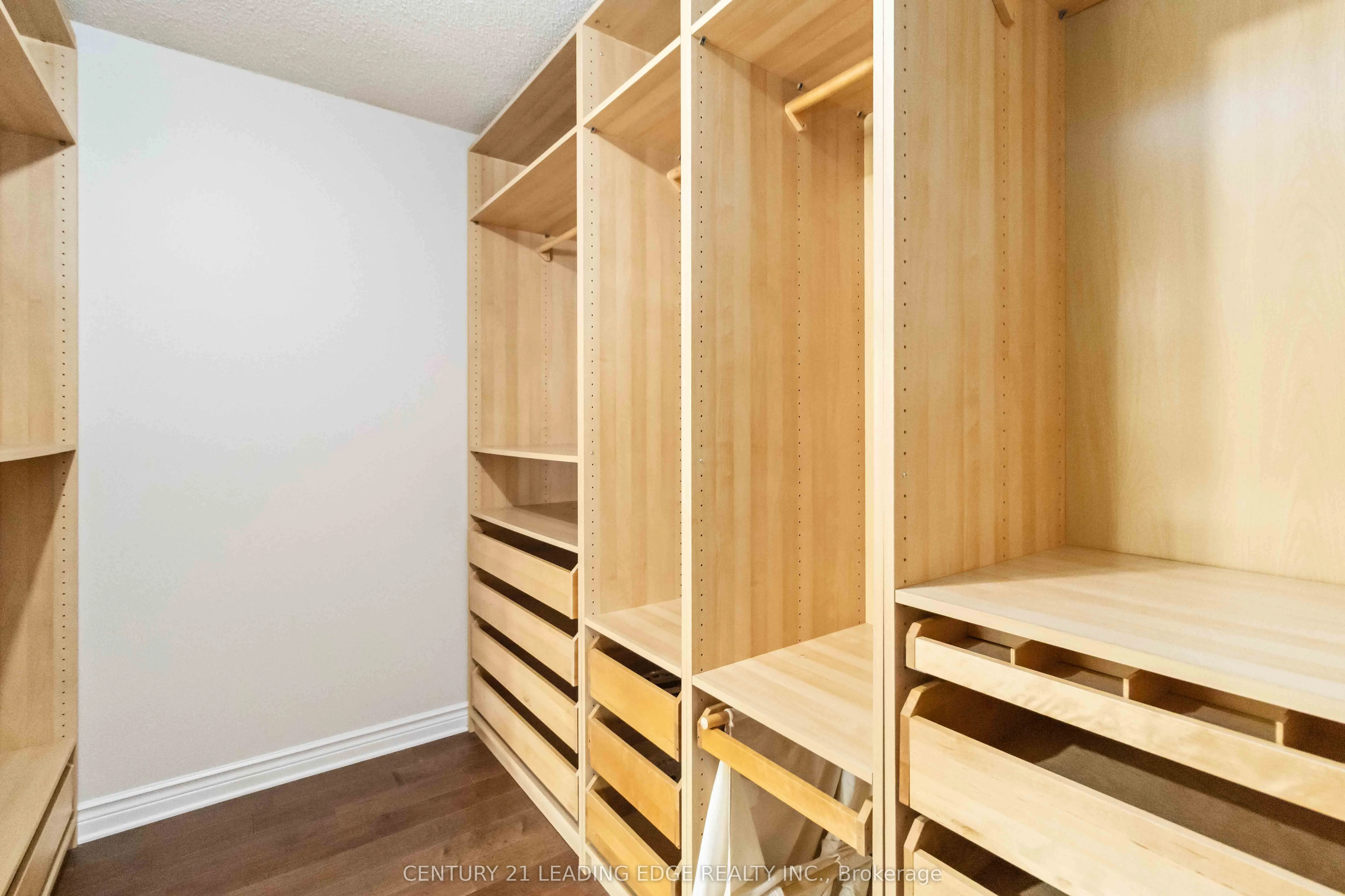 5201 CHAMPLAIN Trail