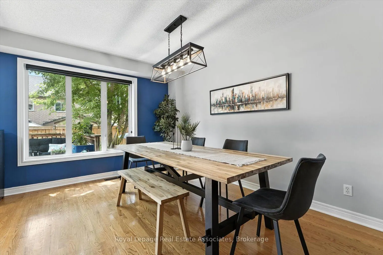 151 Mowat Crescent